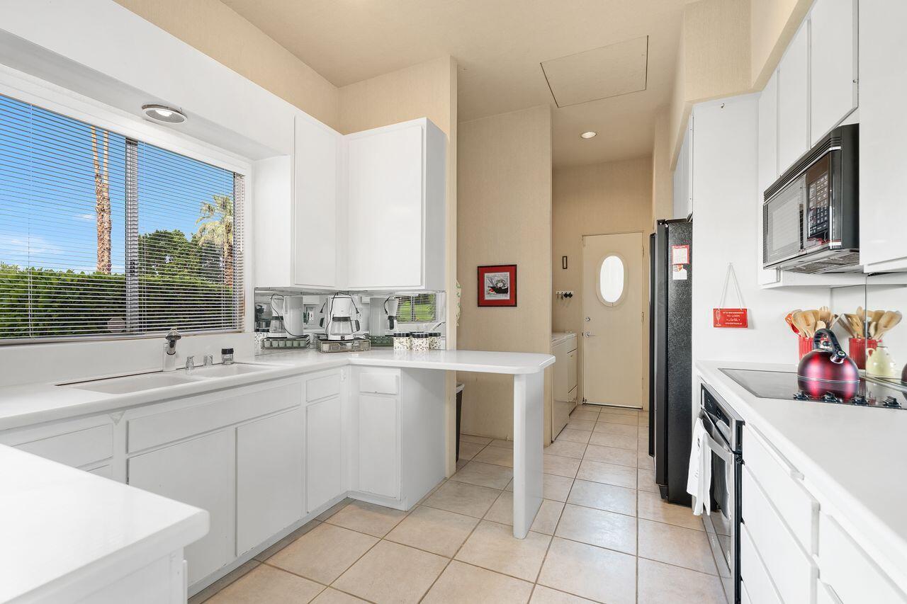 Palm Desert, California, 92260, United States, 2 Bedrooms Bedrooms, ,2 BathroomsBathrooms,Residential,For Sale,1992919