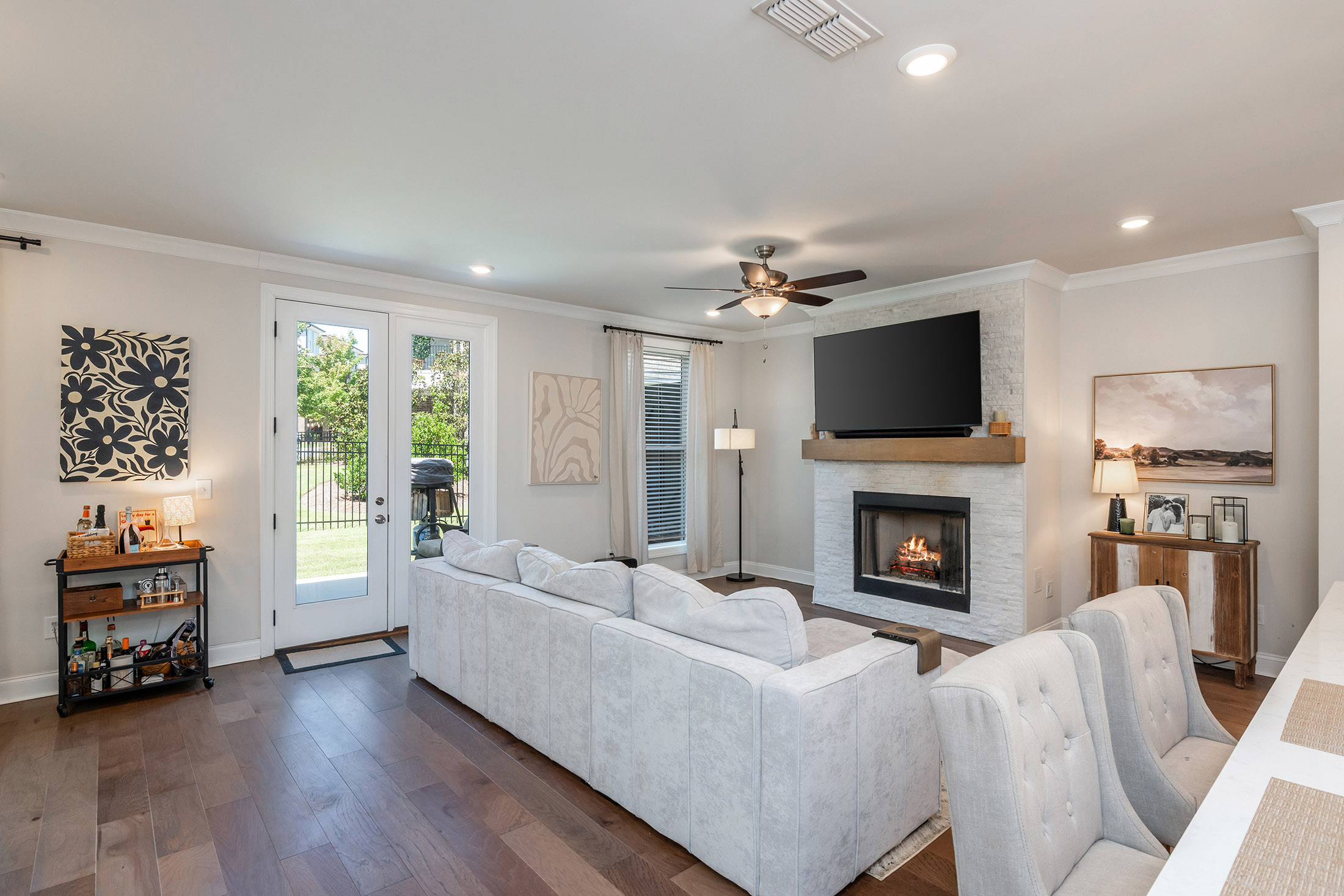  Welcome to Exceptional Townhome Living in Waterside Community - 物件實景
