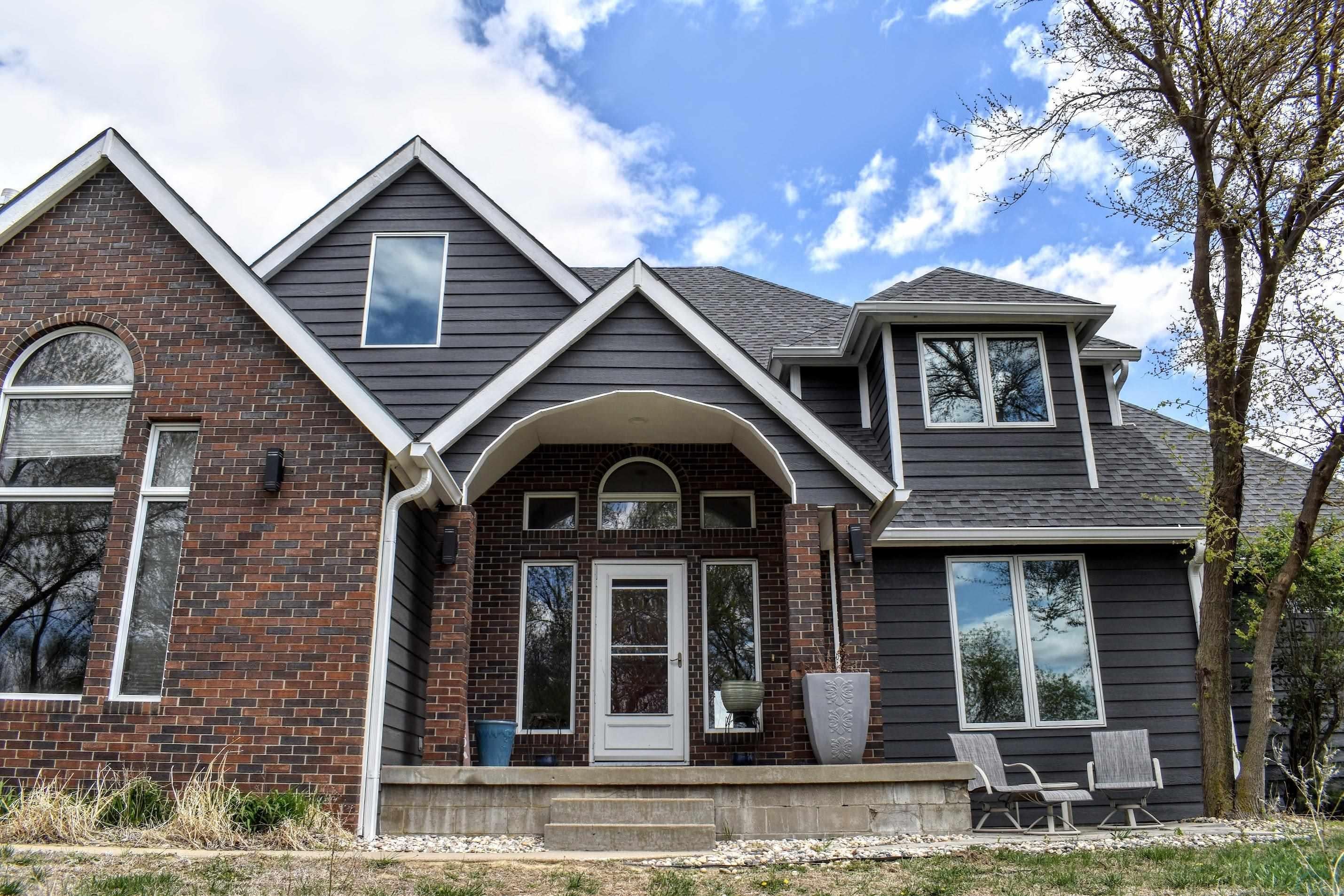 Sioux City, Iowa, 51104, United States, 4 Bedrooms Bedrooms, ,5 BathroomsBathrooms,Residential,For Sale,1989955