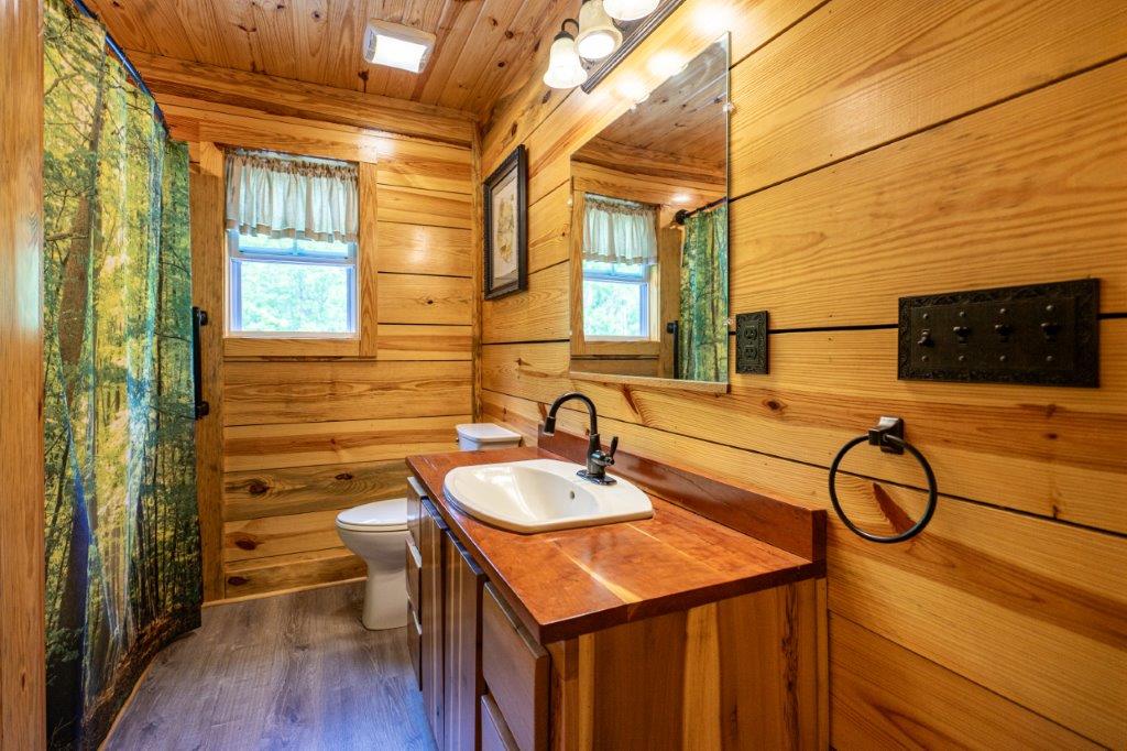 LaGrange, Georgia, 30240, United States, 2 Bedrooms Bedrooms, ,2 BathroomsBathrooms,Residential,For Sale,1865221