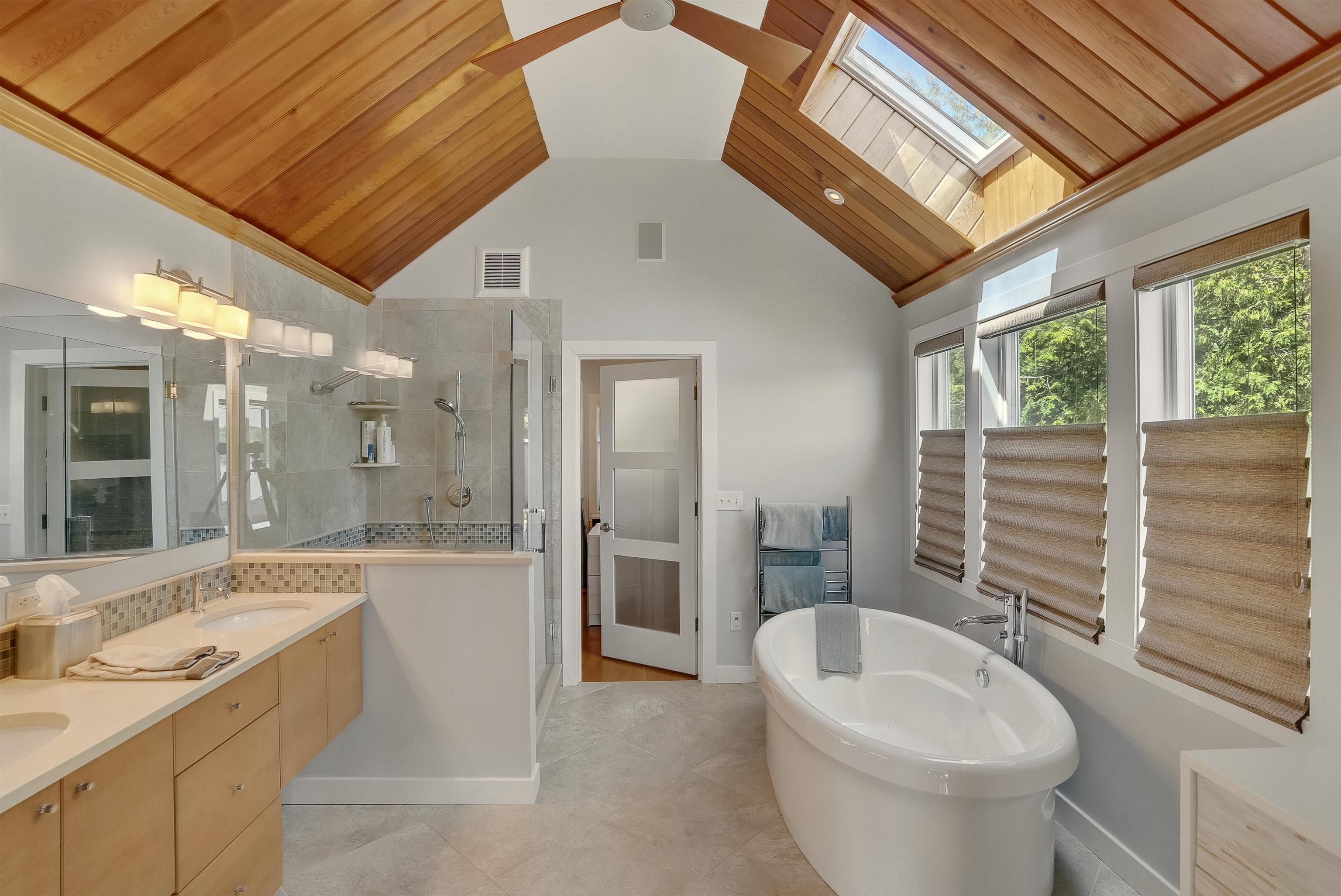 Windham, New Hampshire, 03087, United States, 4 Bedrooms Bedrooms, ,3 BathroomsBathrooms,Residential,For Sale,1824064