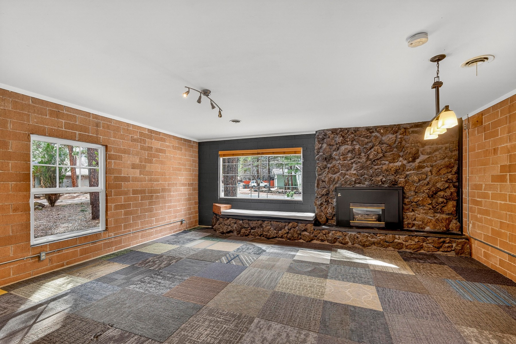  530 N Charles Road ¦Flagstaff, AZ - 物件實景