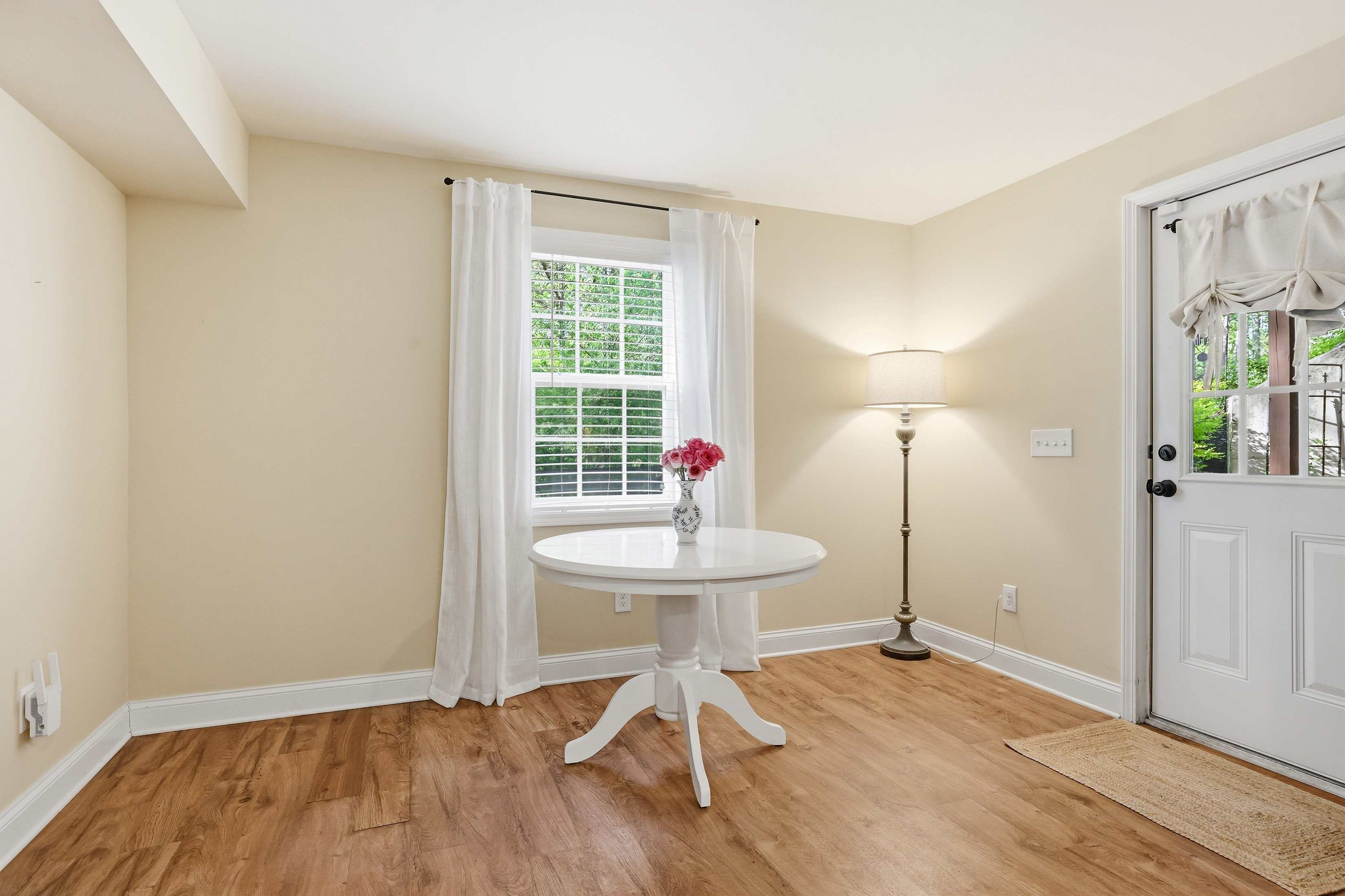  Classic Beauty in Amenity-rich Parkstone Community - 物件實景