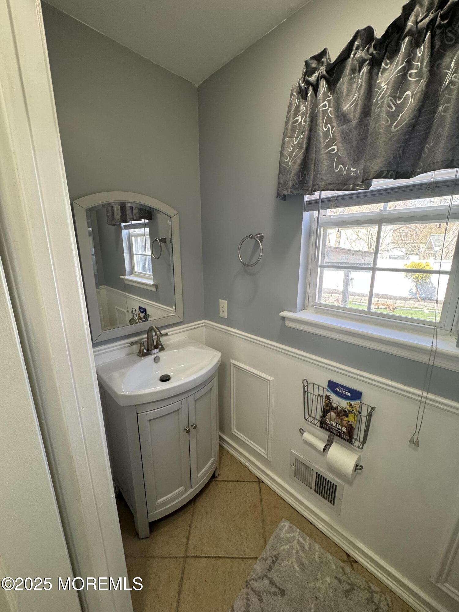 Howell, New Jersey, 07731, United States, 4 Bedrooms Bedrooms, ,3 BathroomsBathrooms,Residential,For Sale,1944889