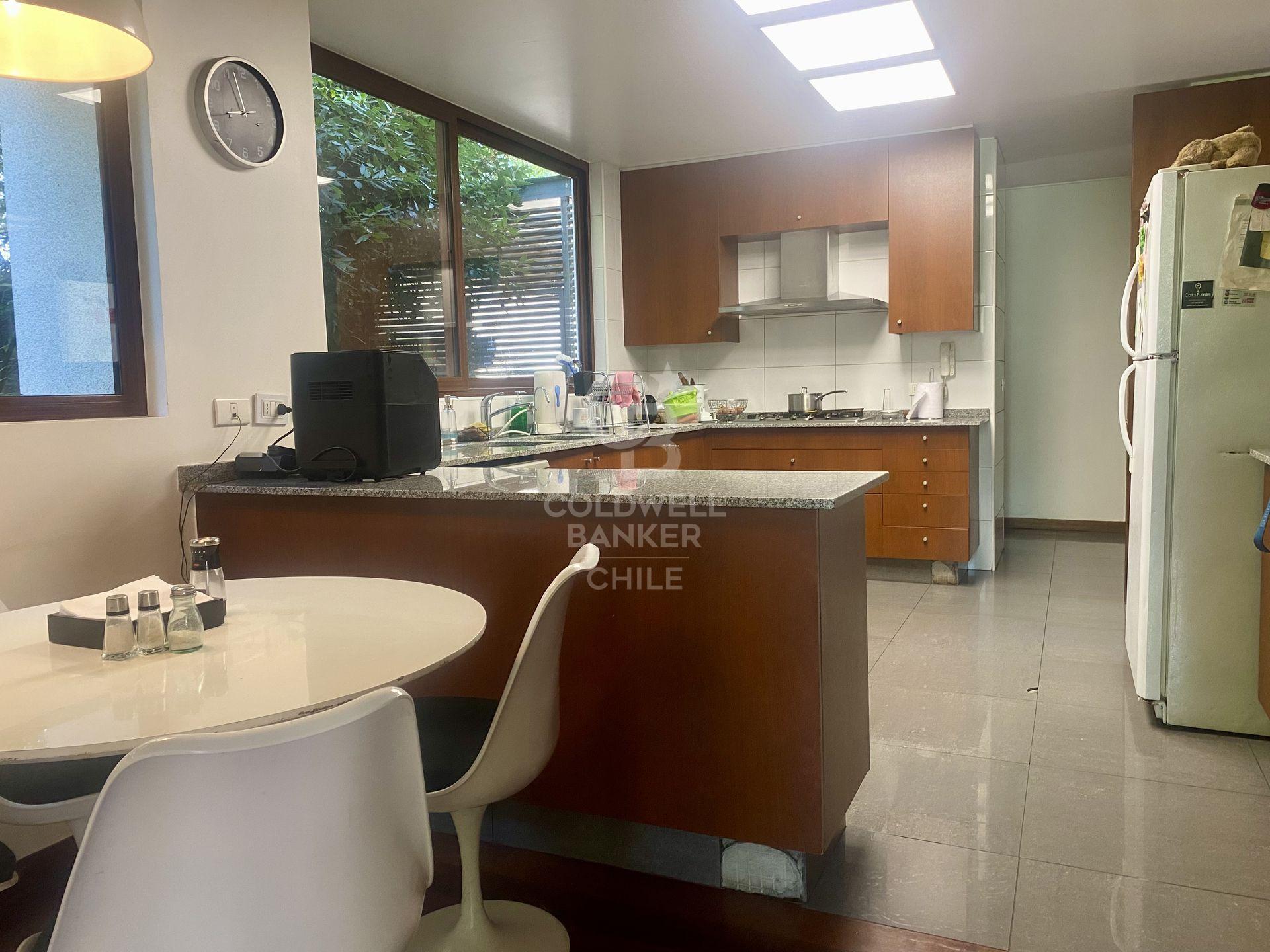 Lo Barnechea, Chile, 7 Bedrooms Bedrooms, ,5 BathroomsBathrooms,Residential,For Sale,1950846