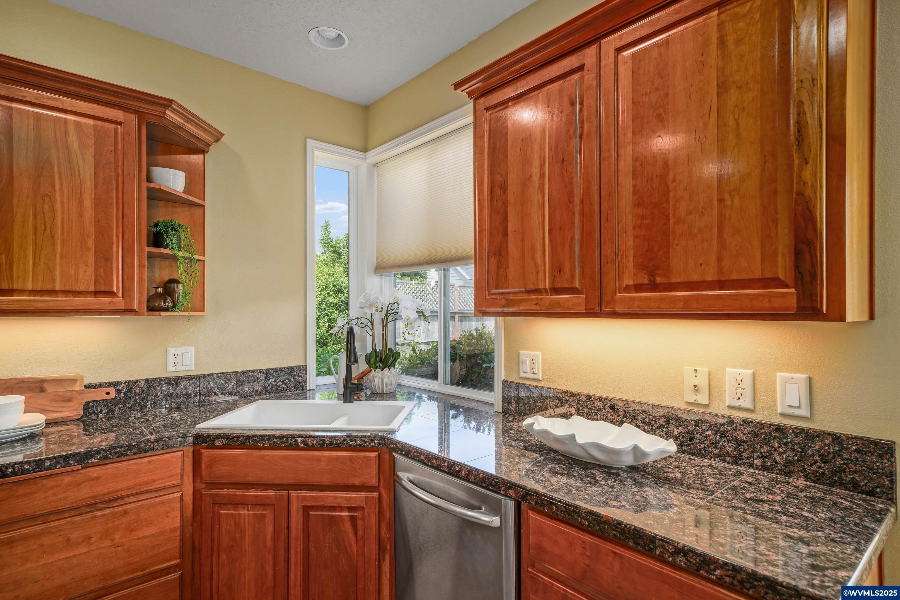 Salem, Oregon, 97306, United States, 5 Bedrooms Bedrooms, ,4 BathroomsBathrooms,Residential,For Sale,1786457