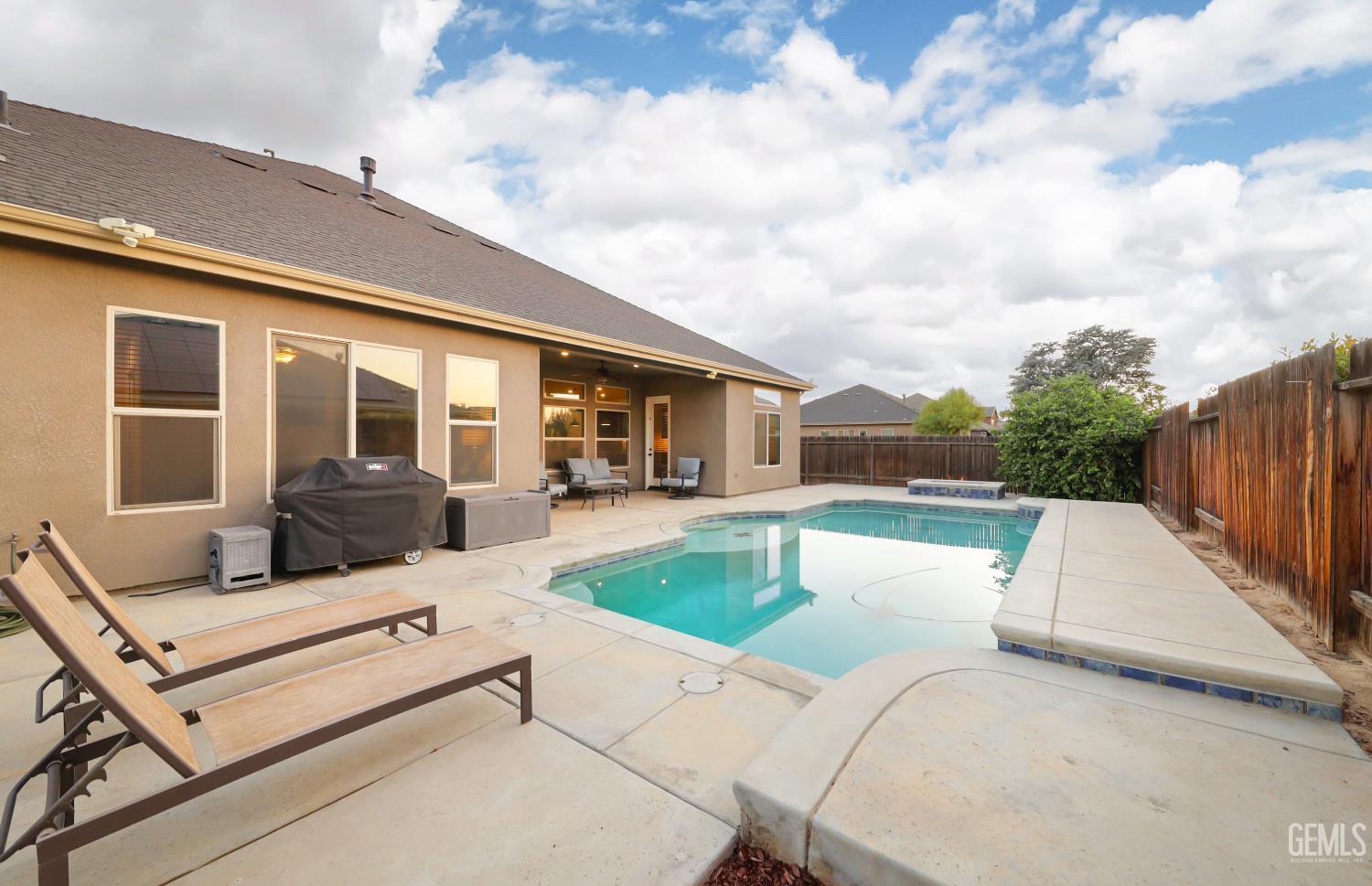 Bakersfield, California, 93314, United States, 4 Bedrooms Bedrooms, ,4 BathroomsBathrooms,Residential,For Sale,2010376