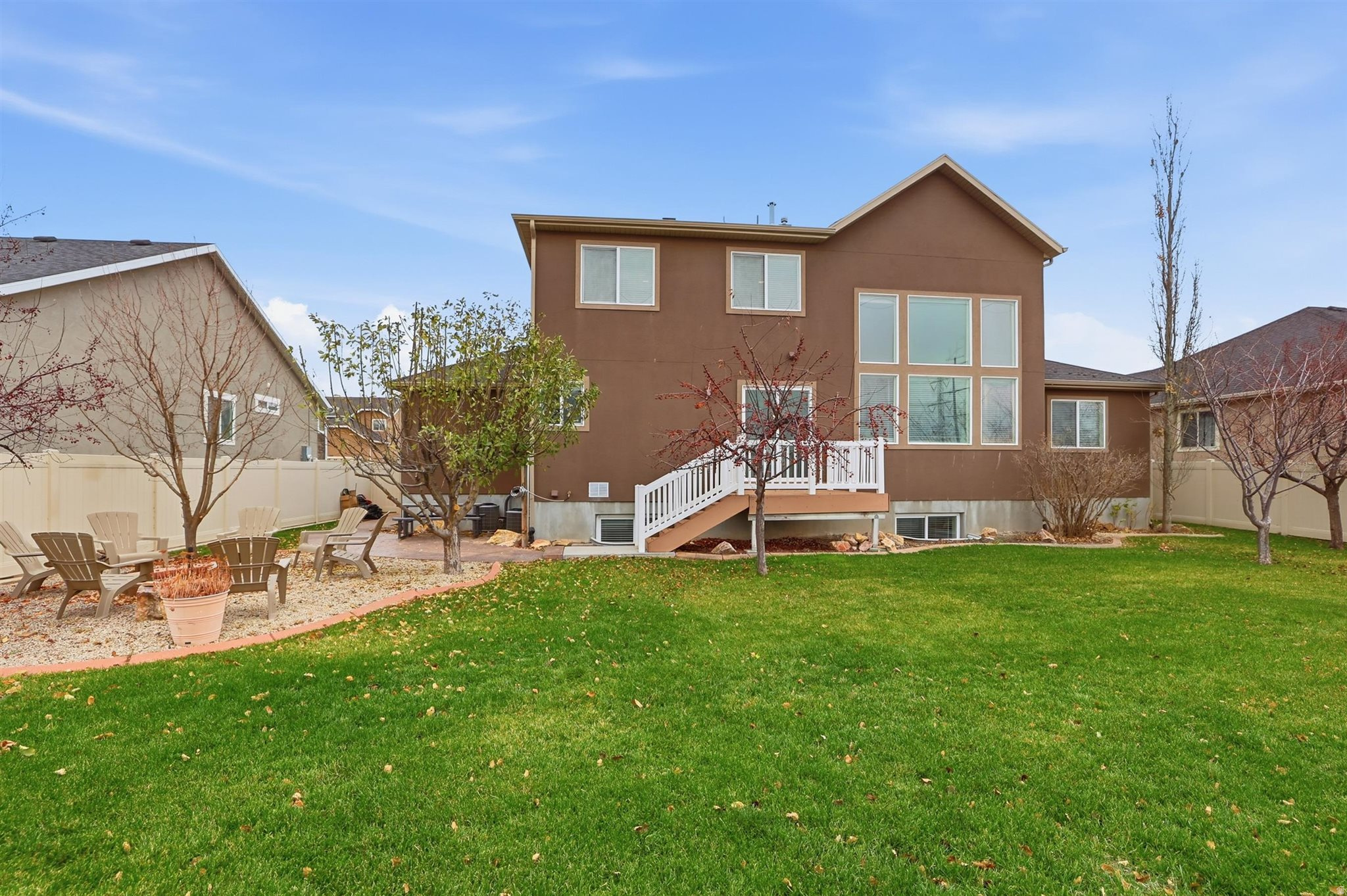 Woods Cross, Utah, 84087, United States, 6 Bedrooms Bedrooms, ,3 BathroomsBathrooms,Residential,For Sale,2002184