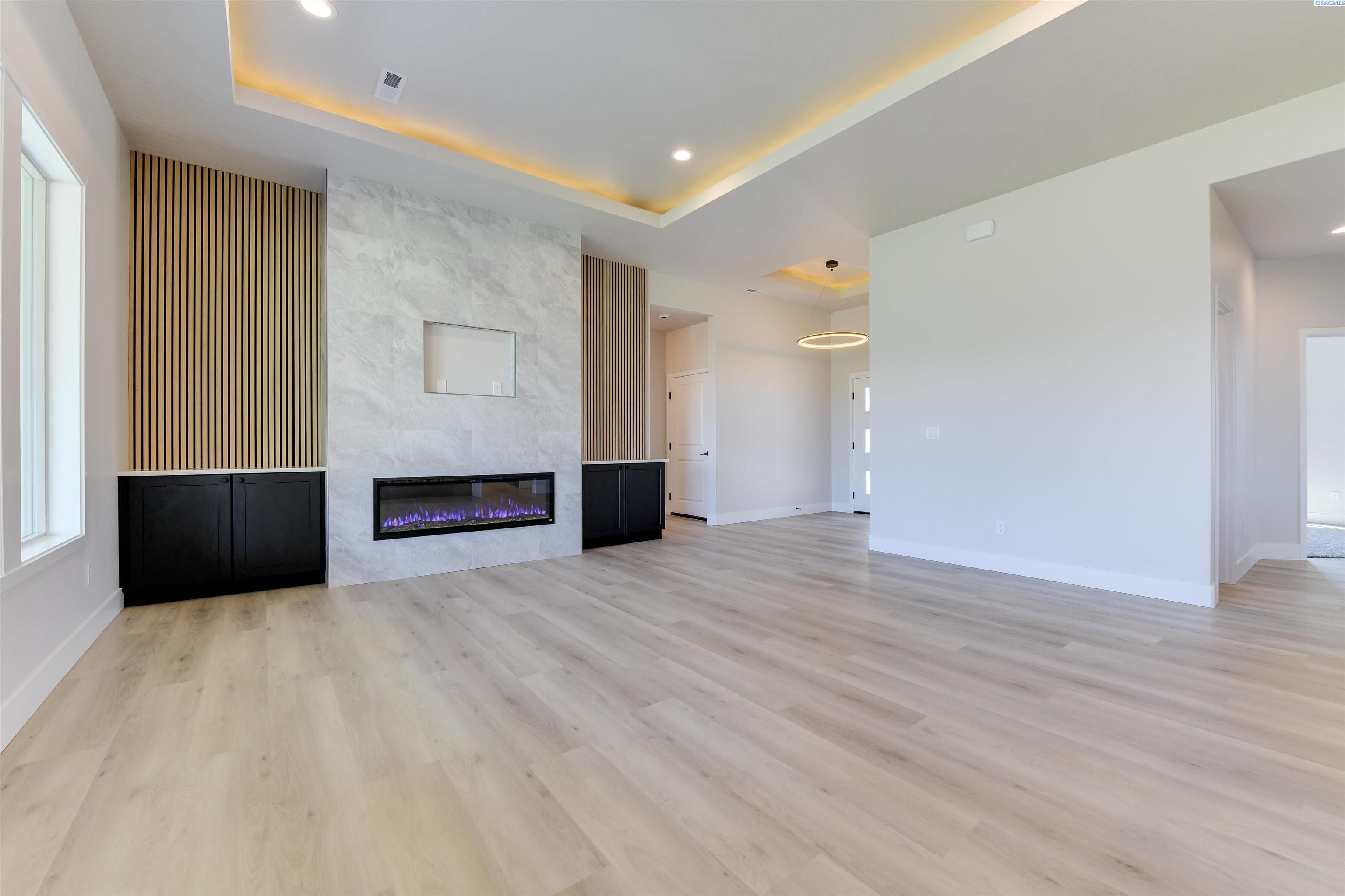 Richland, Washington, 99352, United States, 3 Bedrooms Bedrooms, ,2 BathroomsBathrooms,Residential,For Sale,1898474