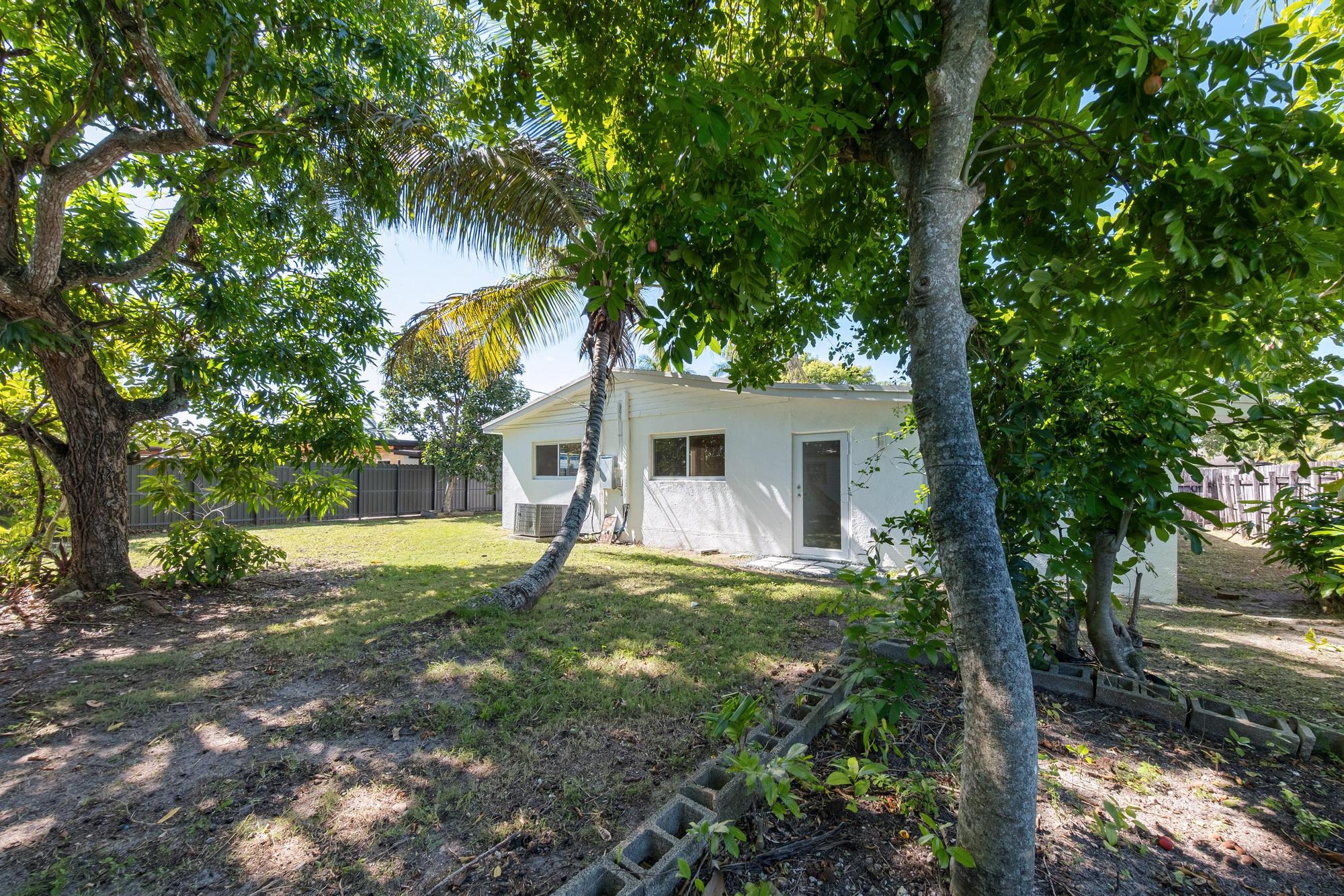 Cutler Bay, Florida, 33189, United States, 5 Bedrooms Bedrooms, ,2 BathroomsBathrooms,Residential,For Sale,1987060