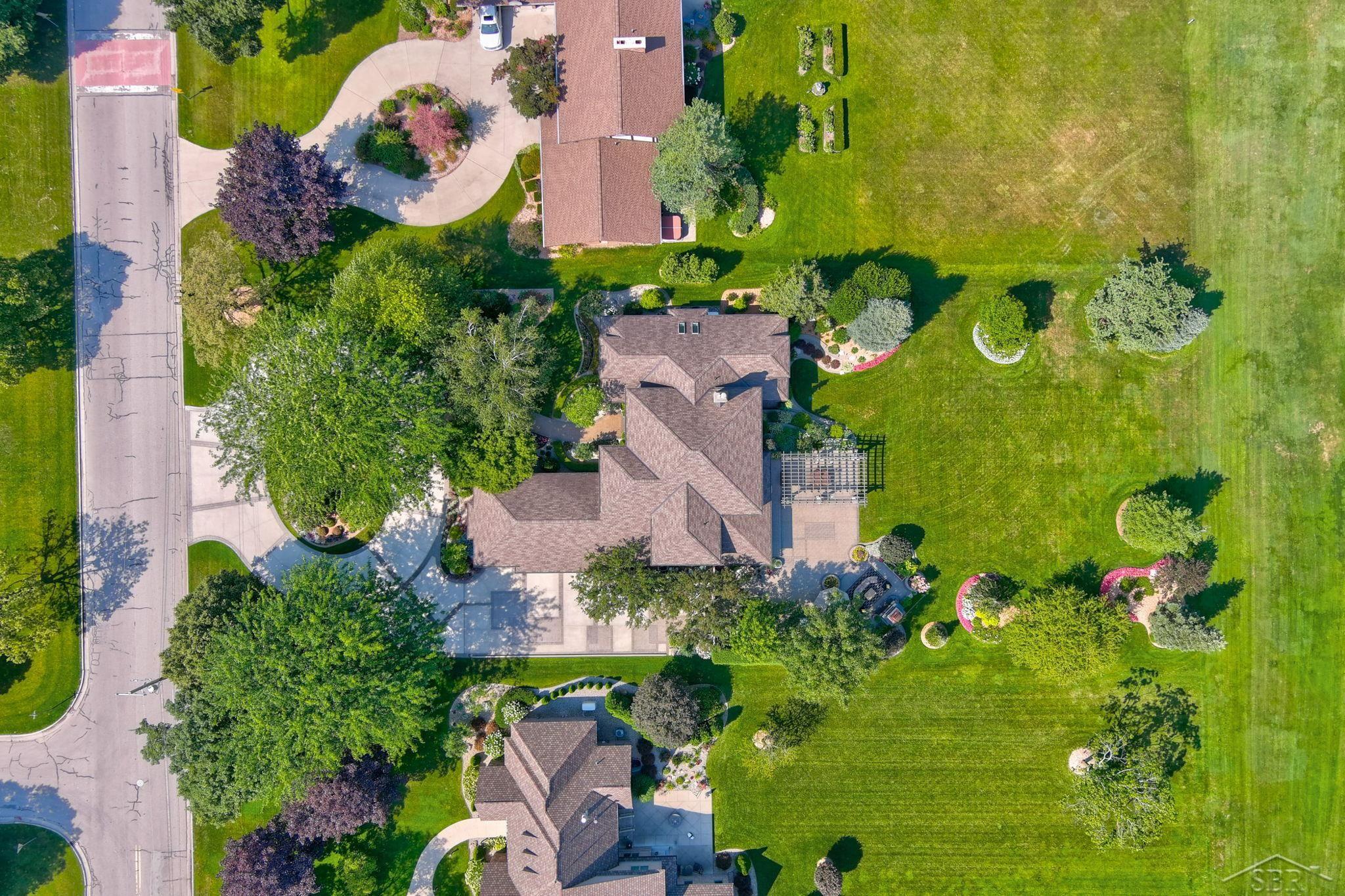 210 Golfview, Saginaw, Michigan, 48638, United States, 4 Bedrooms Bedrooms, ,6 BathroomsBathrooms,Residential,For Sale,210 Golfview,1320030