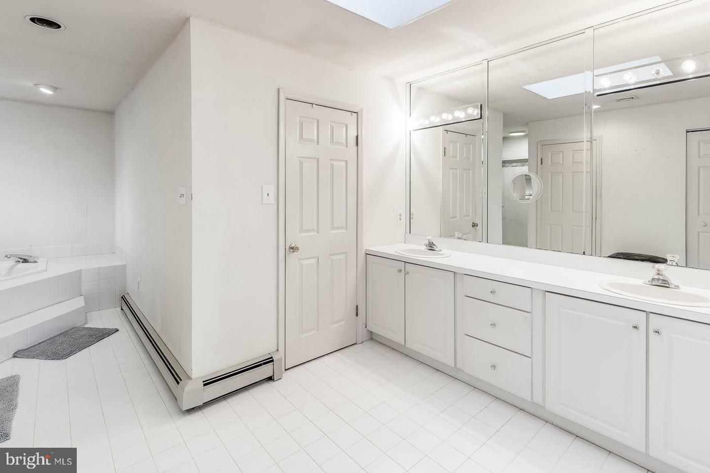 Chalfont, Pennsylvania, 18914, United States, 4 Bedrooms Bedrooms, ,4 BathroomsBathrooms,Residential,For Sale,1991074