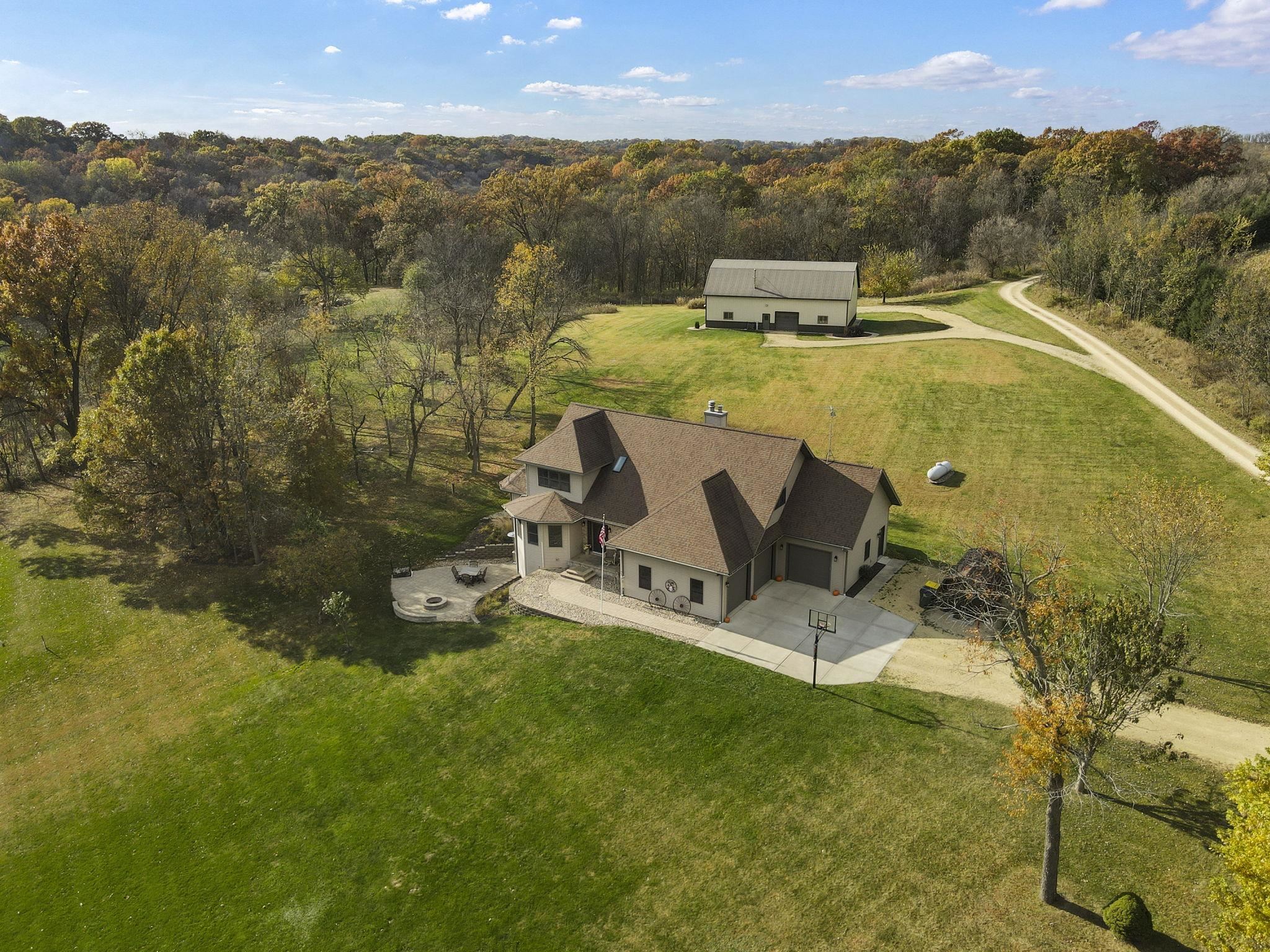 Barneveld, Wisconsin, 53507, United States, 3 Bedrooms Bedrooms, ,4 BathroomsBathrooms,Residential,For Sale,1986114