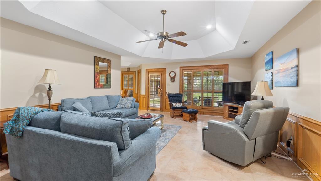 Edinburg, Texas, 78539, United States, 5 Bedrooms Bedrooms, ,5 BathroomsBathrooms,Residential,For Sale,2002025