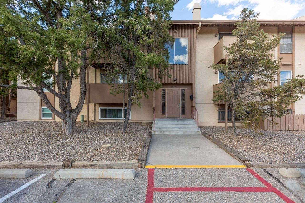 Montgomery Blvd, Albuquerque, NM 87109