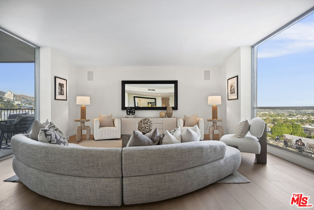 West Hollywood, California, 90069, United States, 2 Bedrooms Bedrooms, ,2 BathroomsBathrooms,Residential,For Sale,1910905