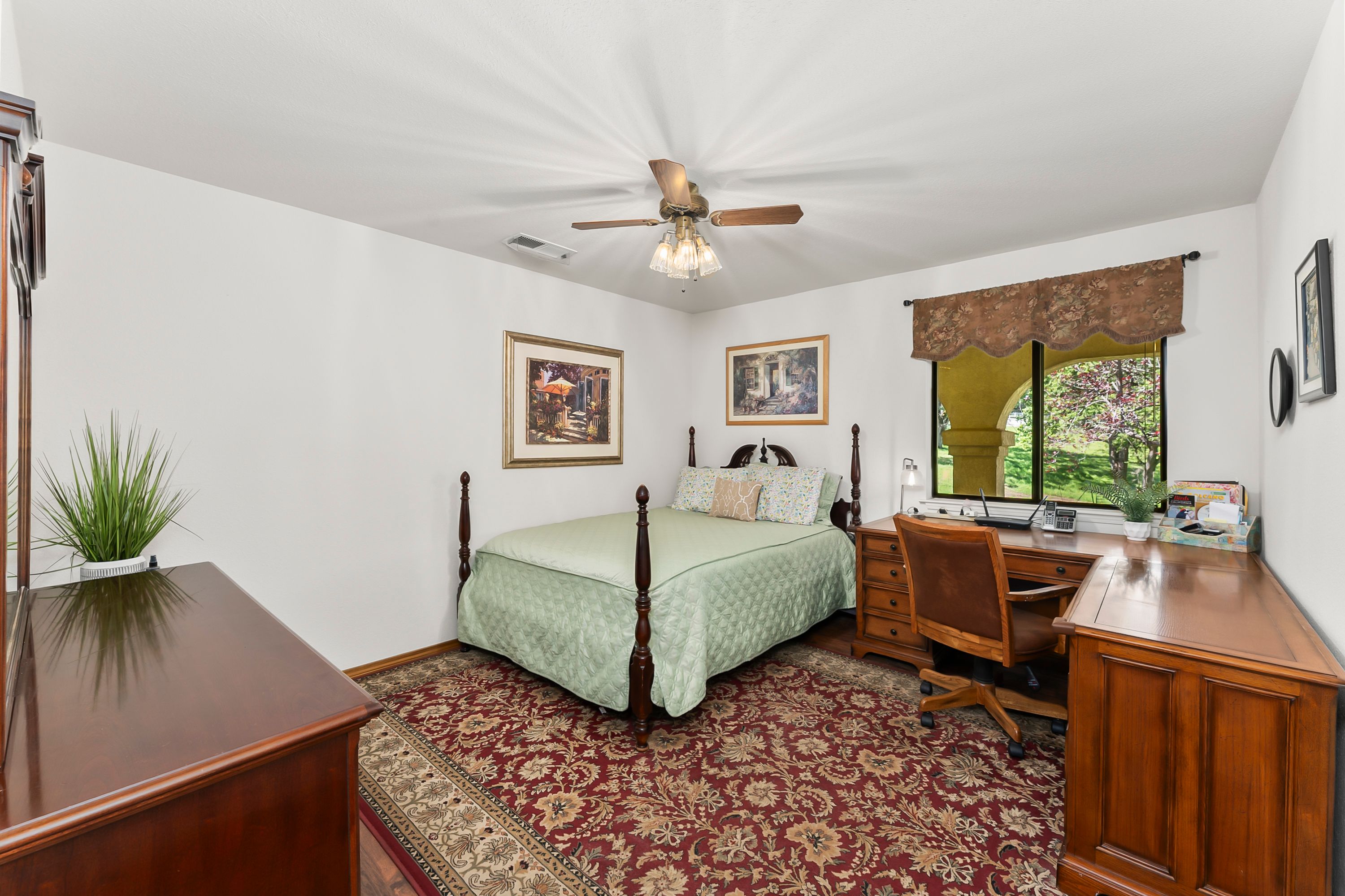  21 Acres - Gated - Renovated - 物件實景