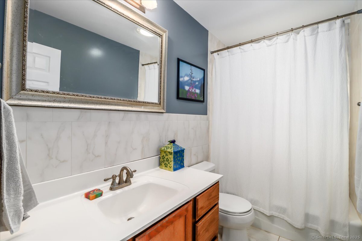 New Milford, Connecticut, 06776, United States, 3 Bedrooms Bedrooms, ,3 BathroomsBathrooms,Residential,For Sale,1971599