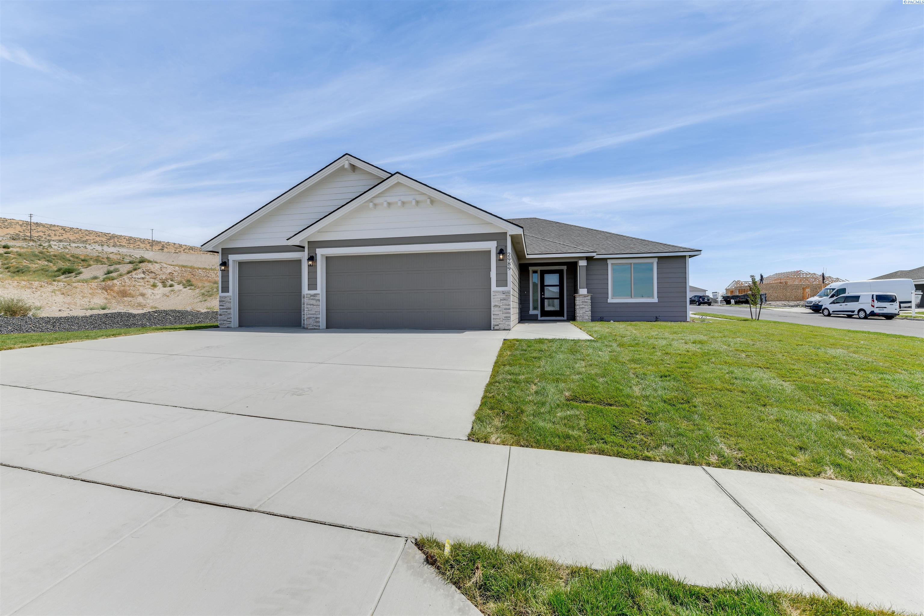 Kennewick, Washington, 99338, United States, 3 Bedrooms Bedrooms, ,1 BathroomBathrooms,Residential,For Sale,1901693