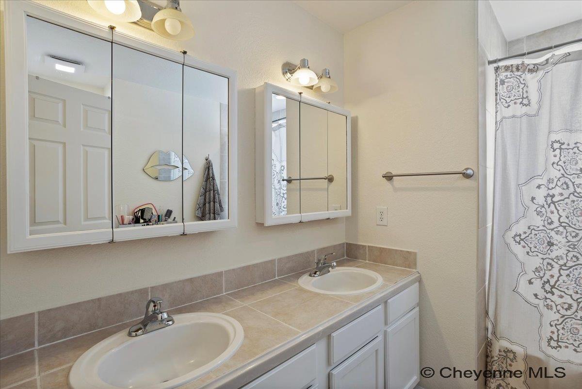 Cheyenne, Wyoming, 82009, United States, 4 Bedrooms Bedrooms, ,3 BathroomsBathrooms,Residential,For Sale,1787891