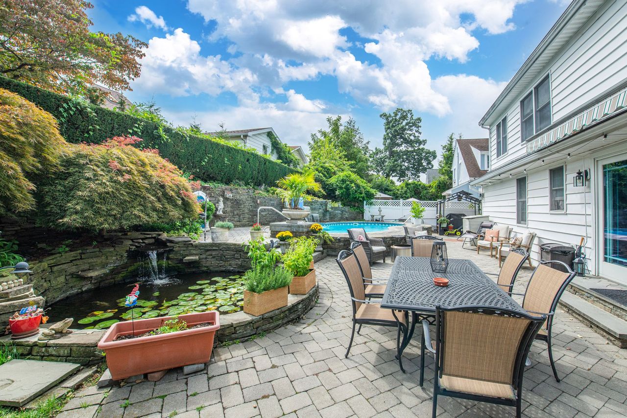 Wood Ridge, New Jersey, 07075, United States, 4 Bedrooms Bedrooms, ,4 BathroomsBathrooms,Residential,For Sale,1978112