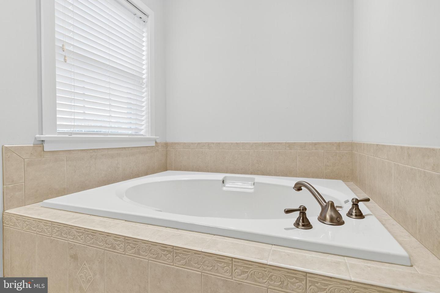 Bird in Hand, Pennsylvania, 17505, United States, 3 Bedrooms Bedrooms, ,2 BathroomsBathrooms,Residential,For Sale,1985193