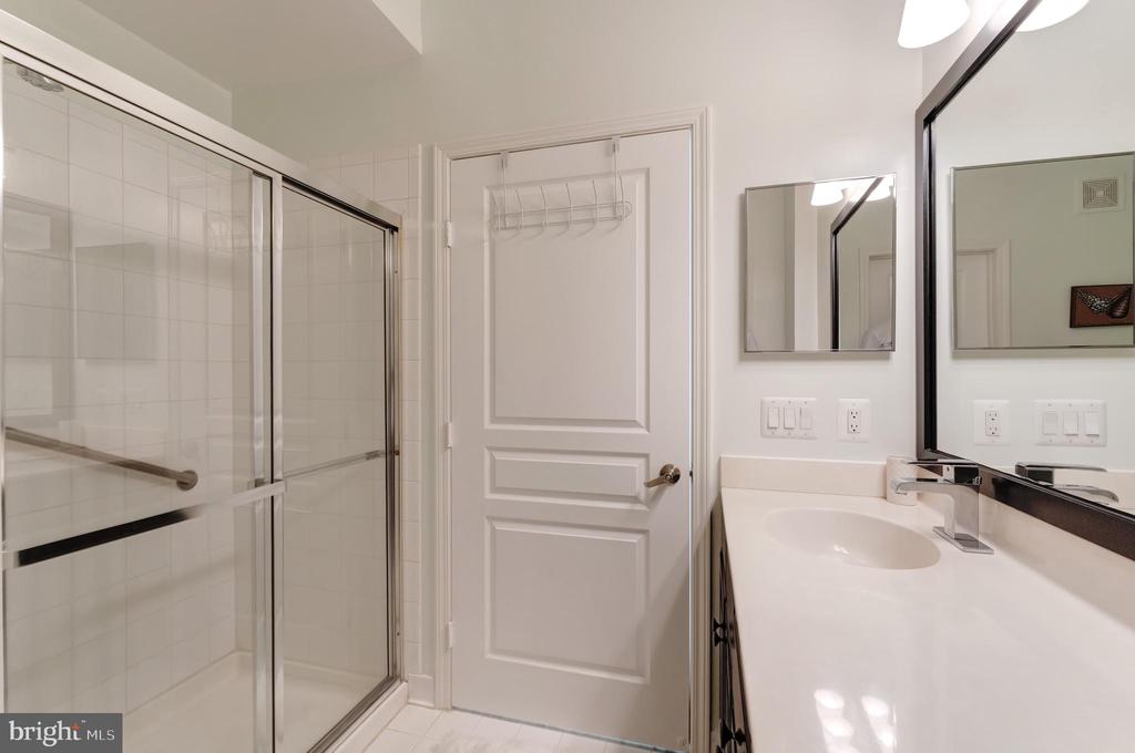 Reston, Virginia, 20190, United States, 2 Bedrooms Bedrooms, ,2 BathroomsBathrooms,Residential,For Sale,1904238