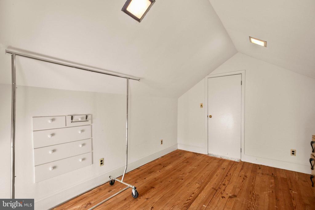 Fredericksburg, Virginia, 22401, United States, 4 Bedrooms Bedrooms, ,2 BathroomsBathrooms,Residential,For Sale,1826966
