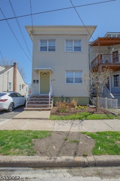 Linden City, New Jersey, 07036-2802, United States, 4 Bedrooms Bedrooms, ,2 BathroomsBathrooms,Residential,For Sale,1977001