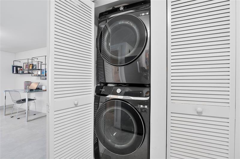 Miami Beach, Florida, 33141, United States, 2 Bedrooms Bedrooms, ,2 BathroomsBathrooms,Residential,For Sale,1990899