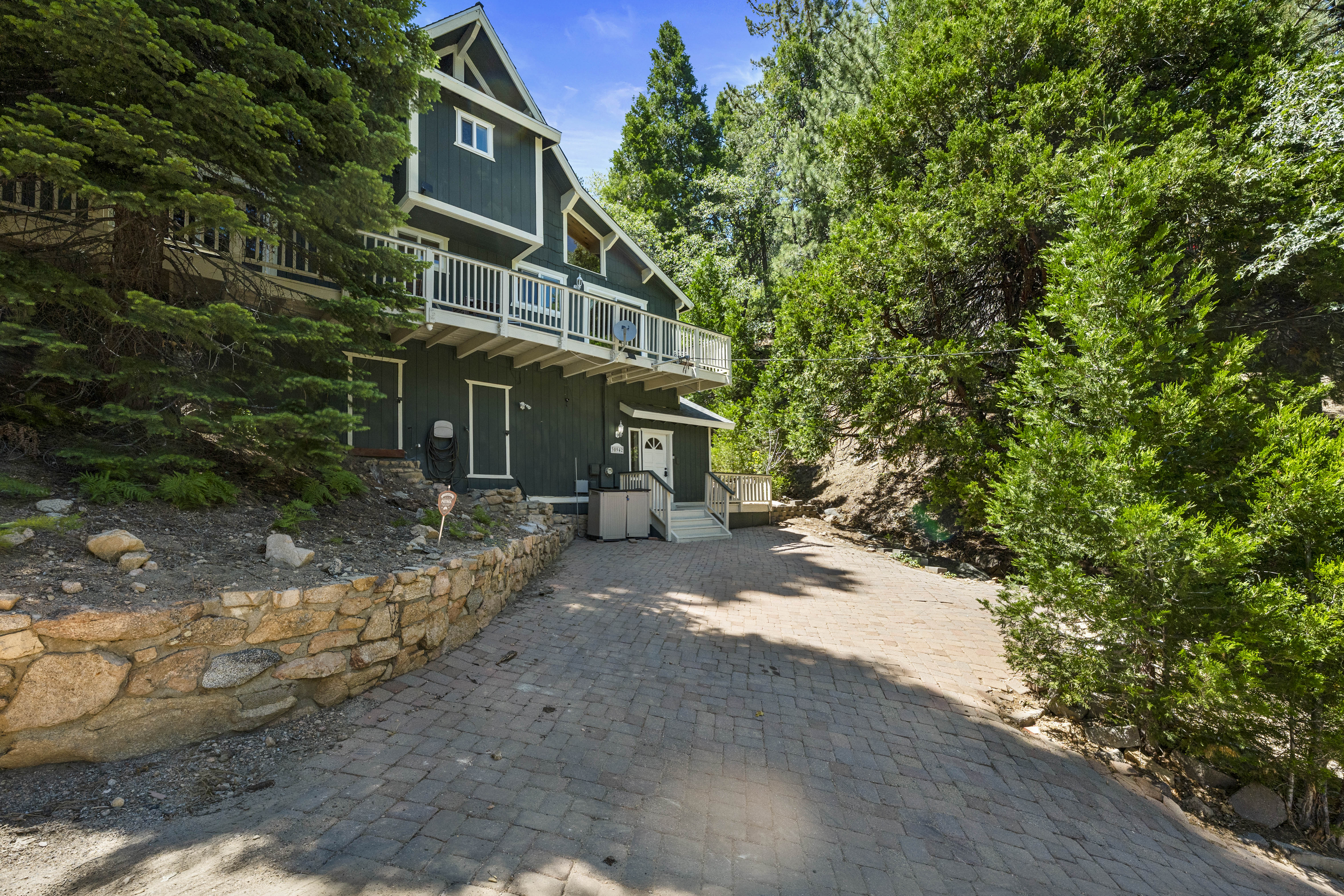  30942 Old City Creek Road, Running Springs, CA 92382 - 物件實景