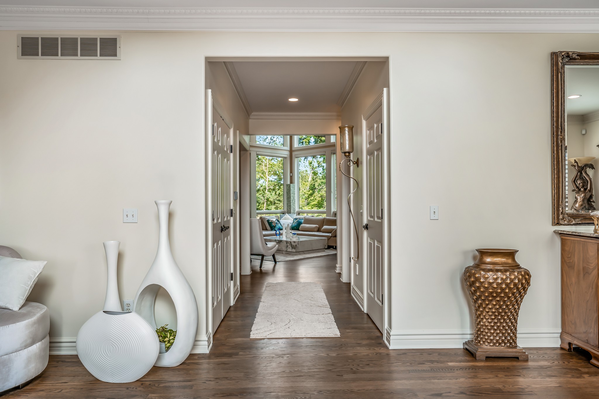  Exceptional Home Tucked Away on a Quiet Cul-De-Sac - 物件實景