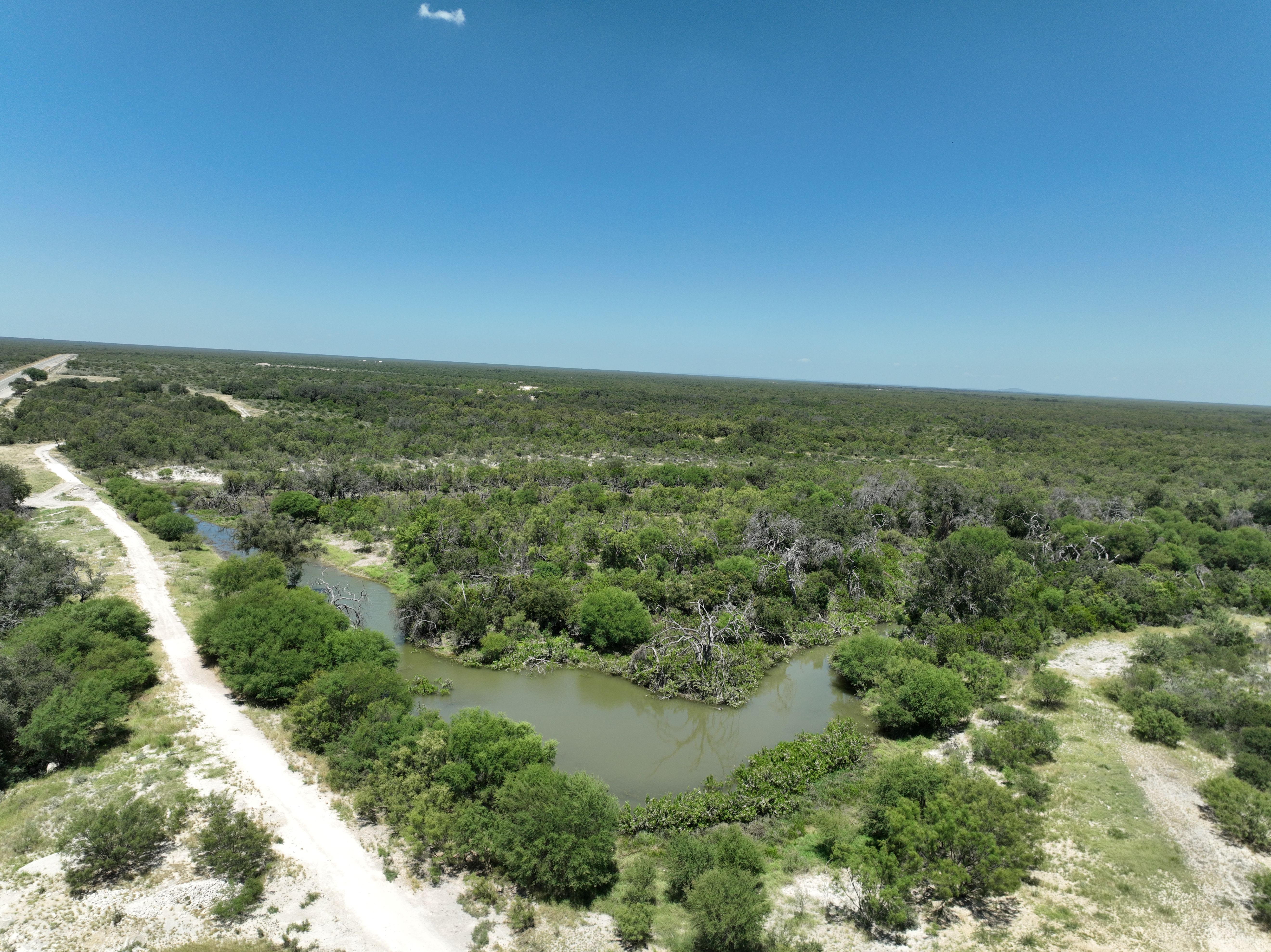  7, 902 +/- Las Moras Creek - 物件實景