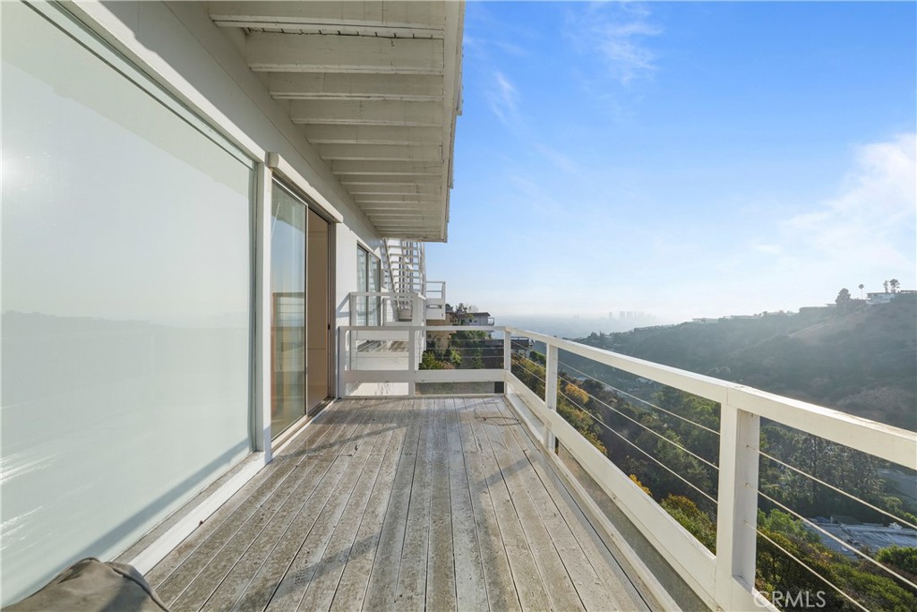 Los Angeles, California, 90069, United States, 3 Bedrooms Bedrooms, ,1 BathroomBathrooms,Residential,For Sale,1897836