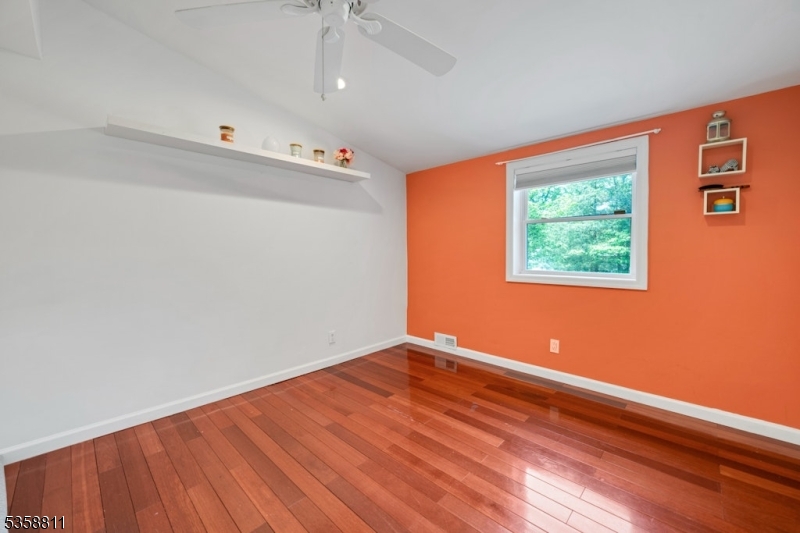 West Orange Twp., New Jersey, 07052, United States, 6 Bedrooms Bedrooms, ,4 BathroomsBathrooms,Residential,For Sale,1826682