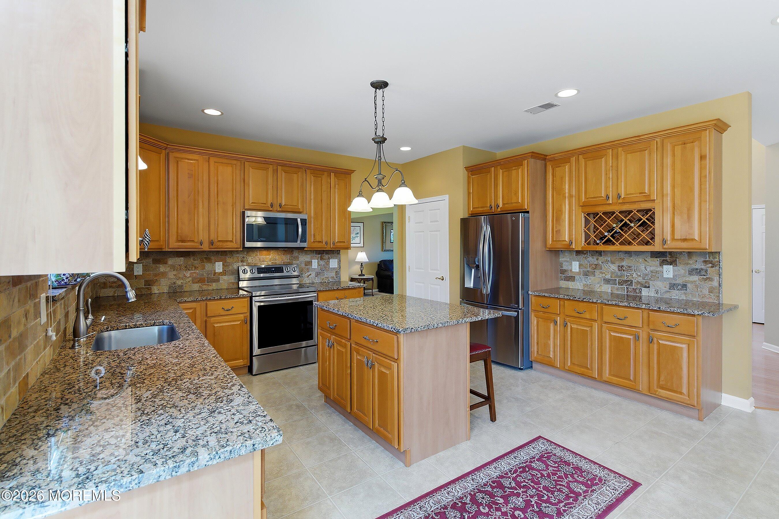 Manchester, New Jersey, 08759, United States, 5 Bedrooms Bedrooms, ,3 BathroomsBathrooms,Residential,For Sale,2040445