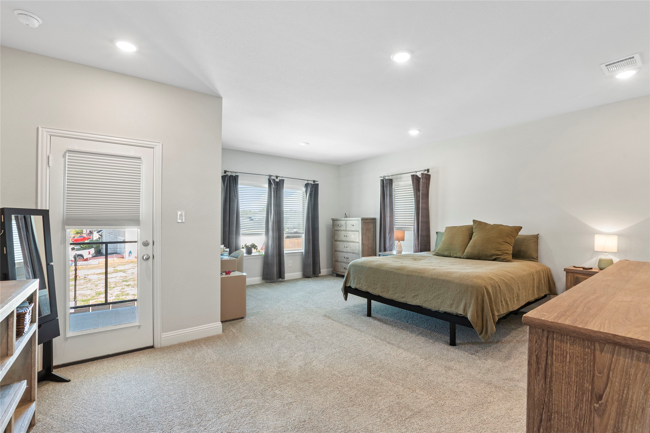 Rowlett, Texas, 75088, United States, 3 Bedrooms Bedrooms, ,3 BathroomsBathrooms,Residential,For Sale,1955209