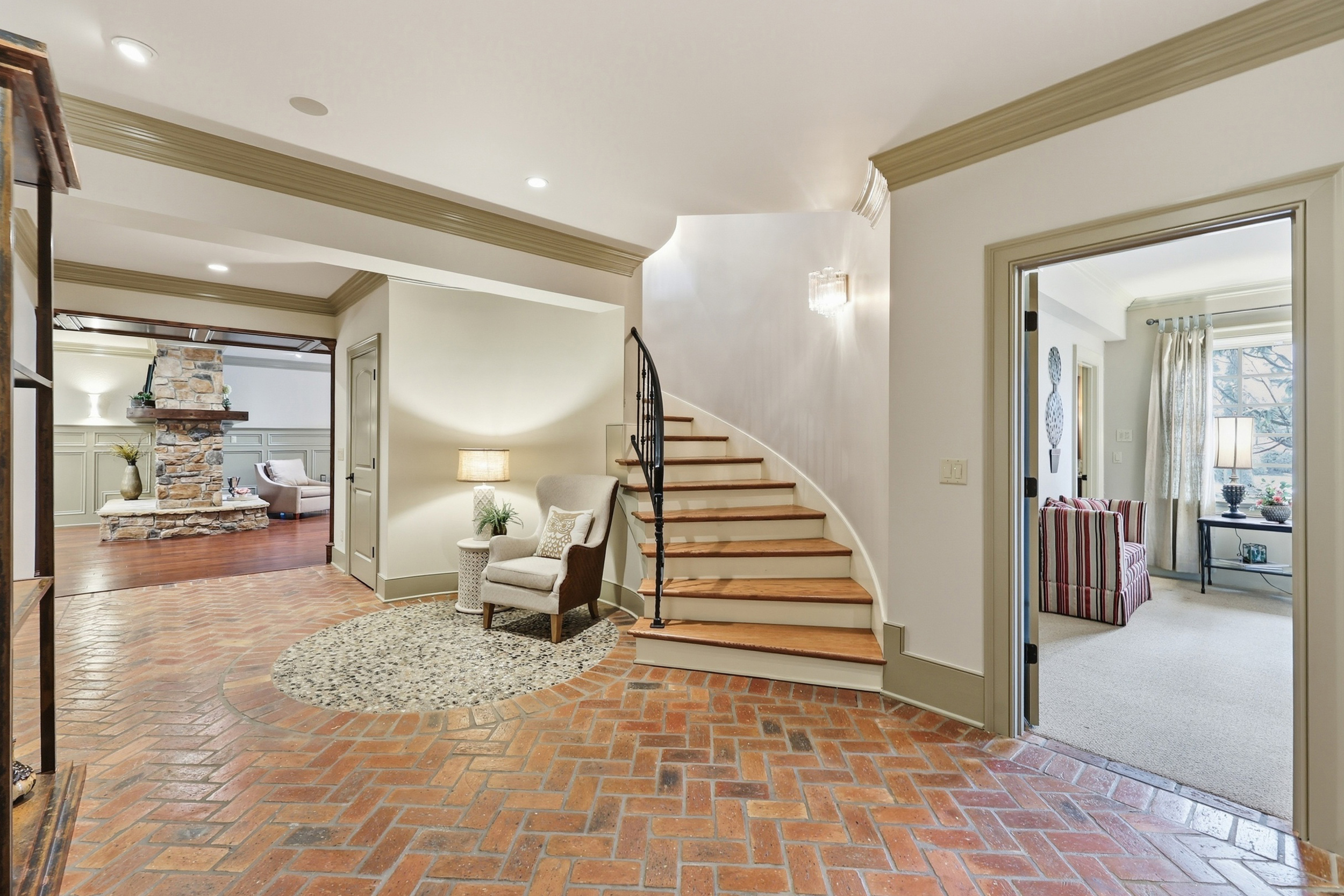  4848 Chelmsbury Lane - 物件實景