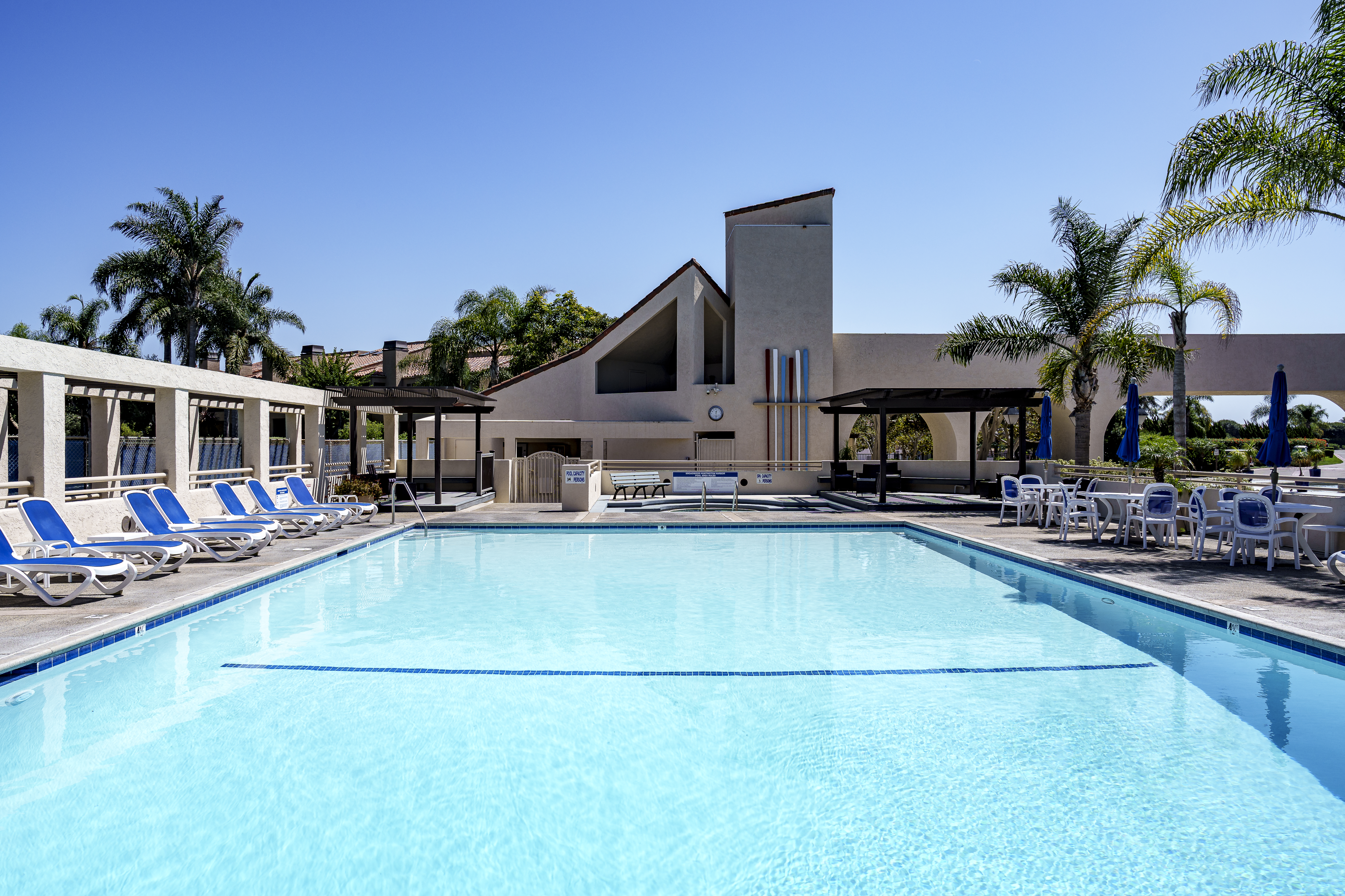  16475 Tropez Lane, Huntington Beach, CA 92649 - 物件實景