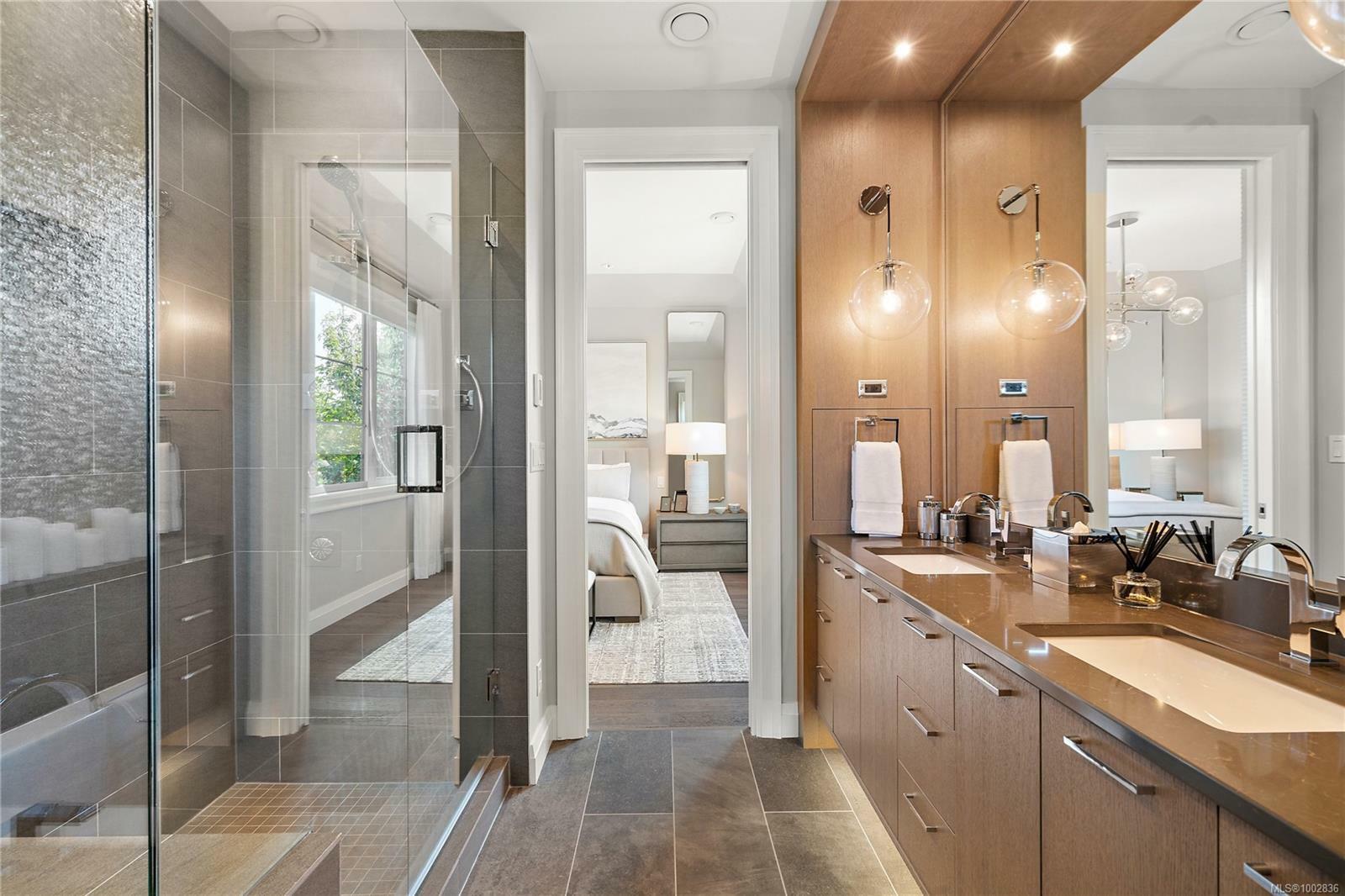 OAK BAY, British Columbia, V8R 3L8, CA, 6 Bedrooms Bedrooms, ,Residential,For Sale,1875057