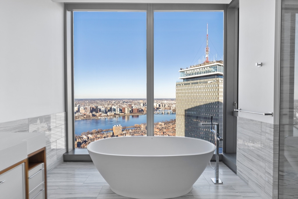 1 Dalton Unit 5602, Boston, Massachusetts, 02115, United States, 3 Bedrooms Bedrooms, ,4 BathroomsBathrooms,Residential,For Sale,1 Dalton Unit 5602,1610884