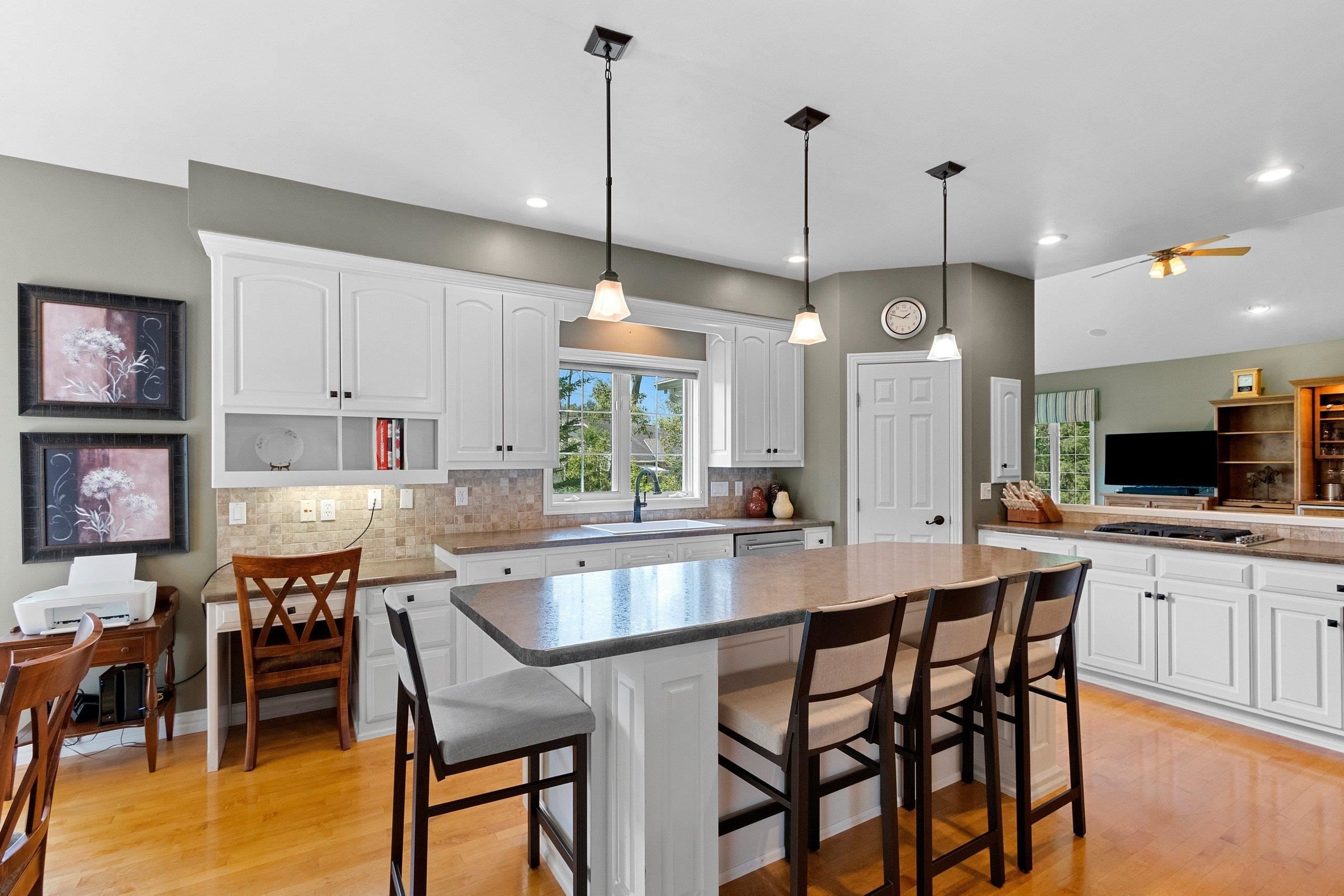 GREEN BAY, Wisconsin, 54302-5254, United States, 5 Bedrooms Bedrooms, ,4 BathroomsBathrooms,Residential,For Sale,1975812