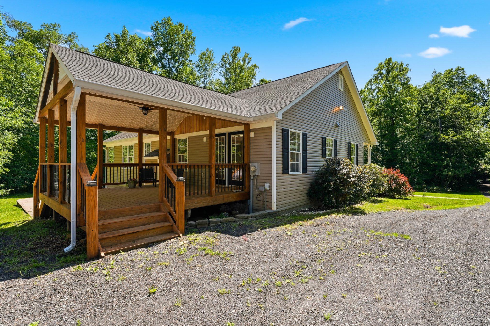 Locust Dale, Virginia, 22948, United States, 3 Bedrooms Bedrooms, ,4 BathroomsBathrooms,Residential,For Sale,1996627