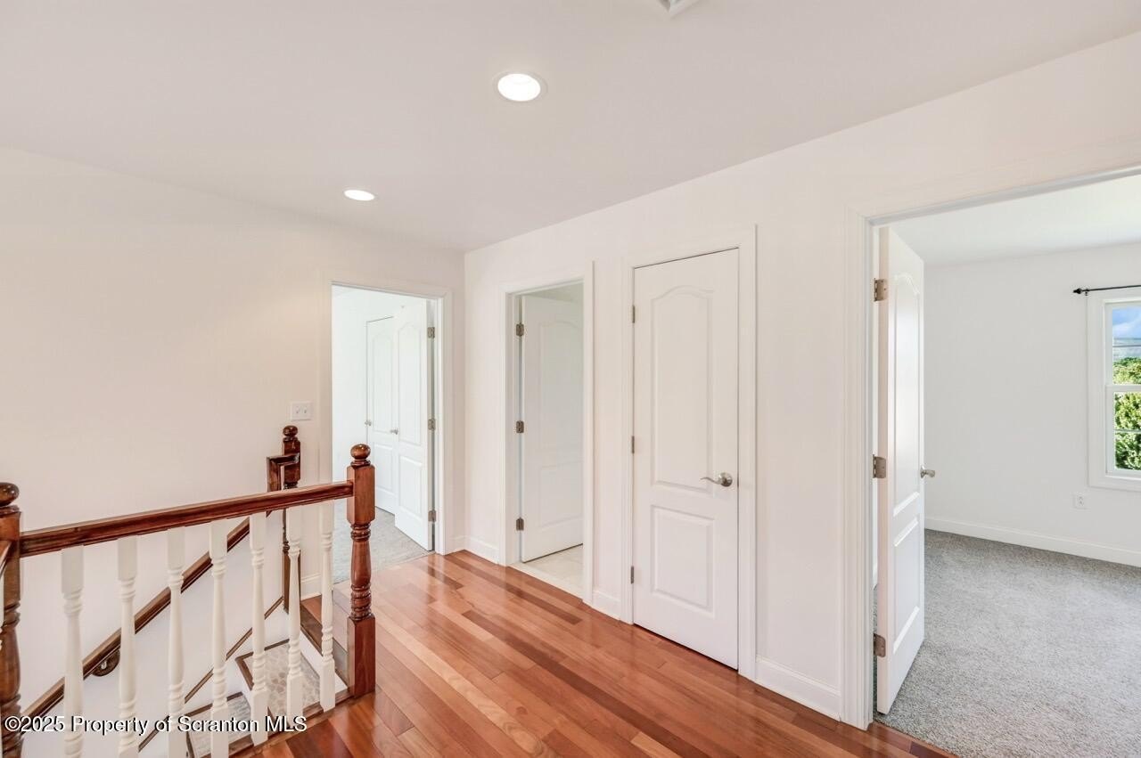Throop, Pennsylvania, 18512, United States, 3 Bedrooms Bedrooms, ,3 BathroomsBathrooms,Residential,For Sale,1889511