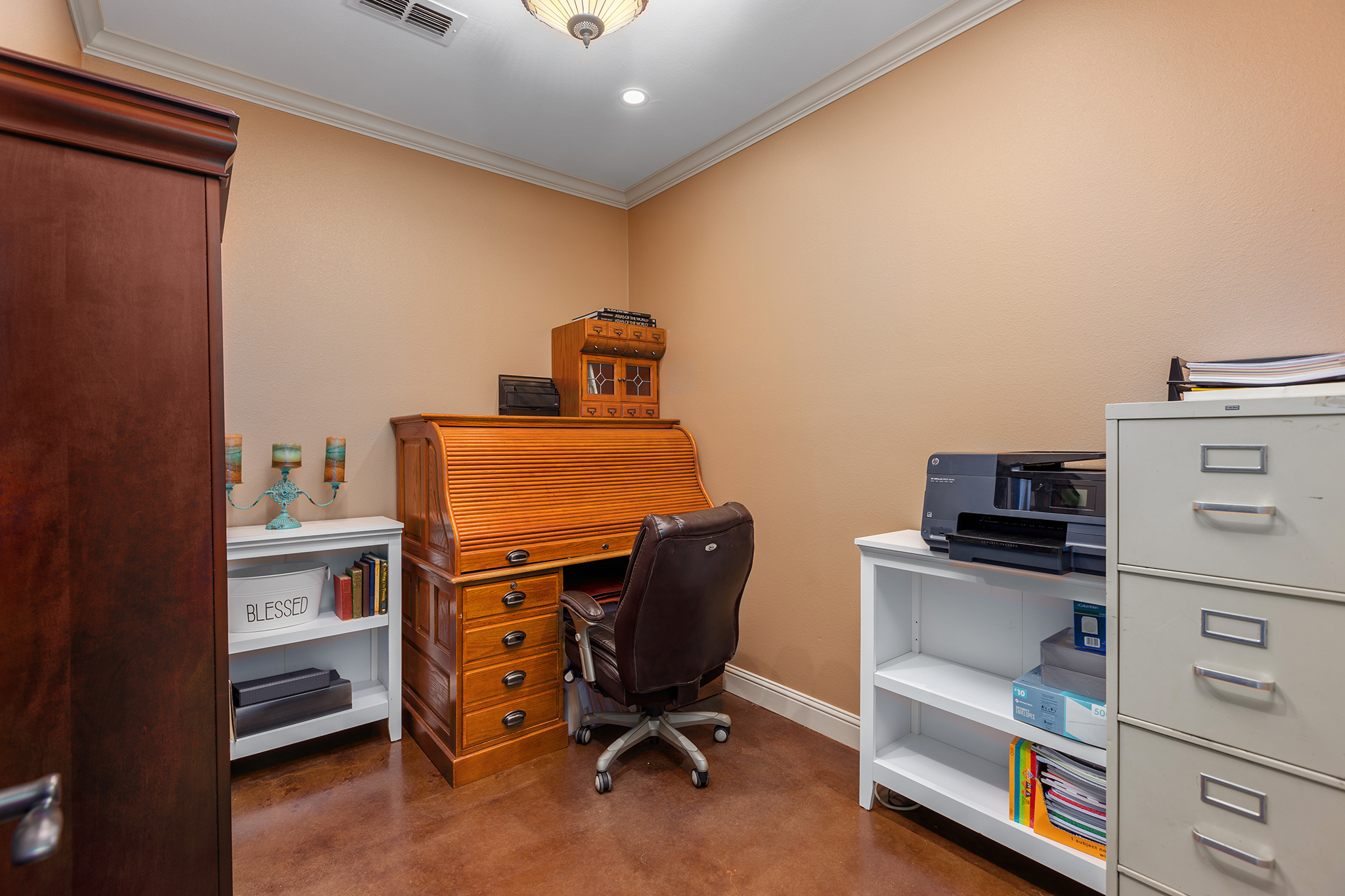 Bronson, Texas, 75930, United States, 5 Bedrooms Bedrooms, ,4 BathroomsBathrooms,Residential,For Sale,1944526