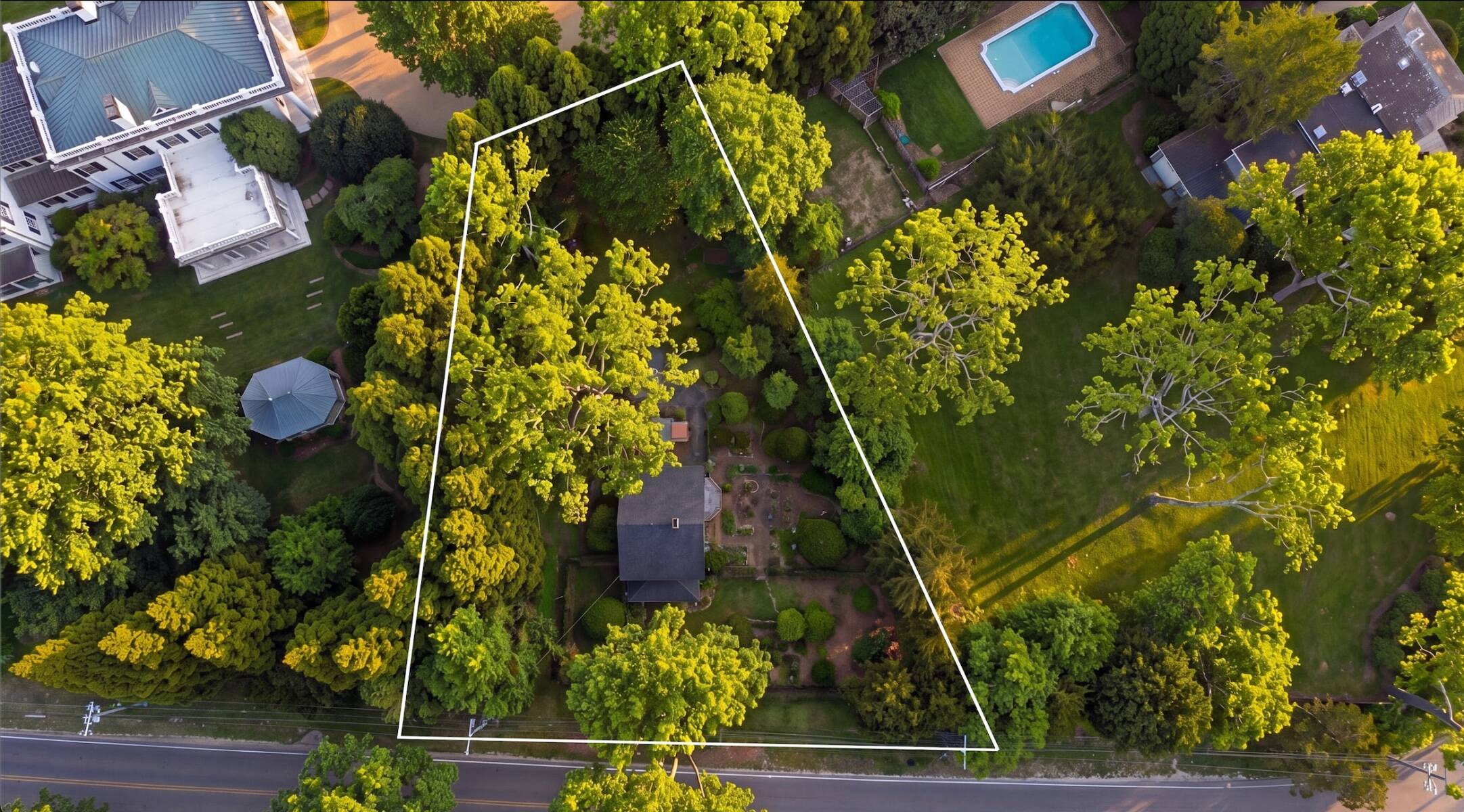  WAINSCOTT  ESTATE OPPORTUNITY - 物件實景