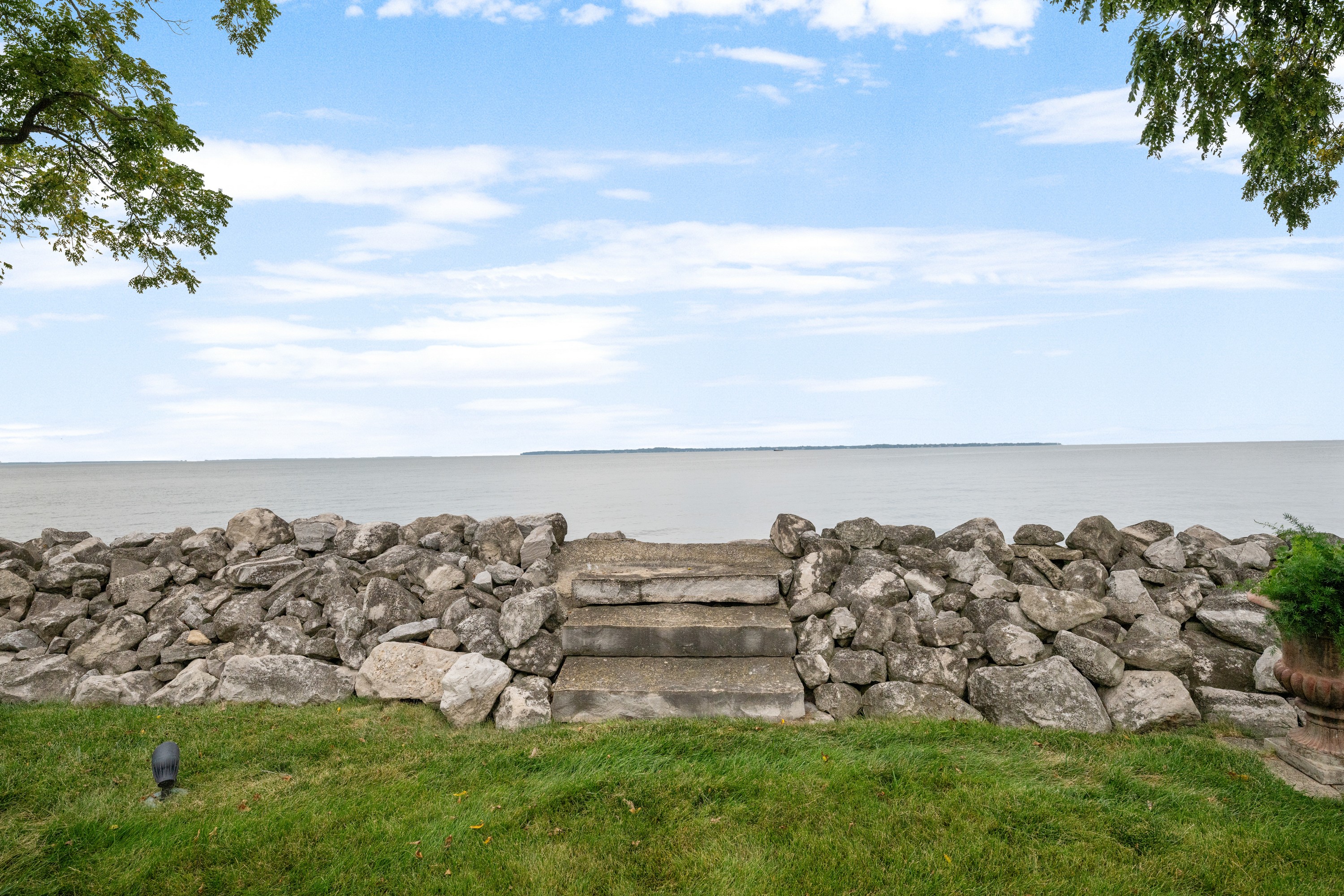  106 - 110 Lakeshore Drive - 物件實景