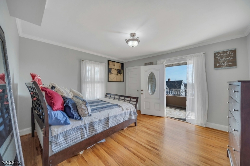 West Orange Twp., New Jersey, 07052, United States, 6 Bedrooms Bedrooms, ,4 BathroomsBathrooms,Residential,For Sale,1934575