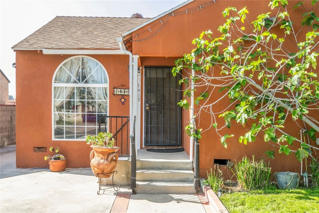 North Hollywood, California, 91605, United States, 3 Bedrooms Bedrooms, ,2 BathroomsBathrooms,Residential,For Sale,1989724