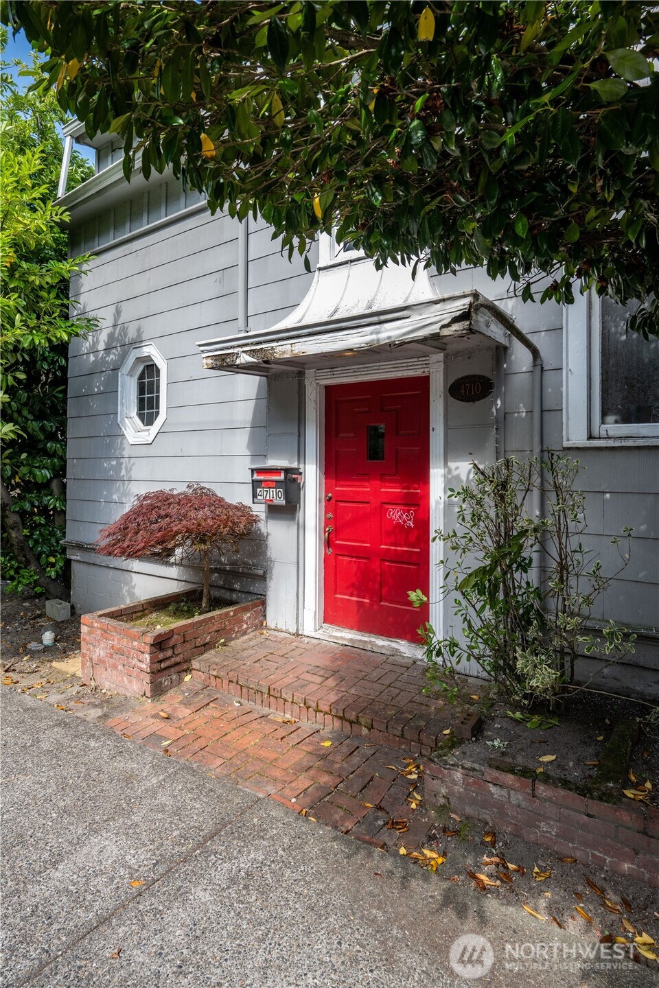Seattle, Washington, 98105, United States, ,Residential,For Sale,1896313